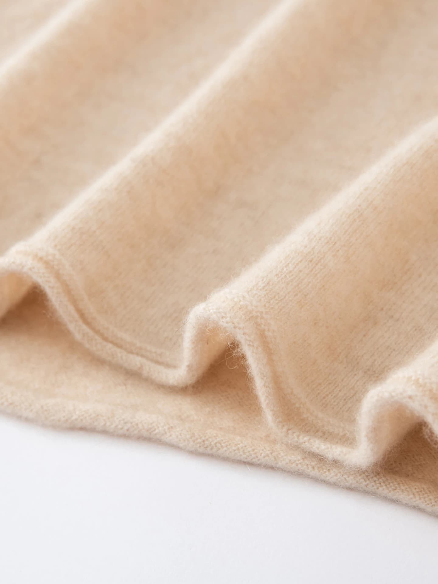 12-Gauge Slouch-Neck Plain · DETAIL