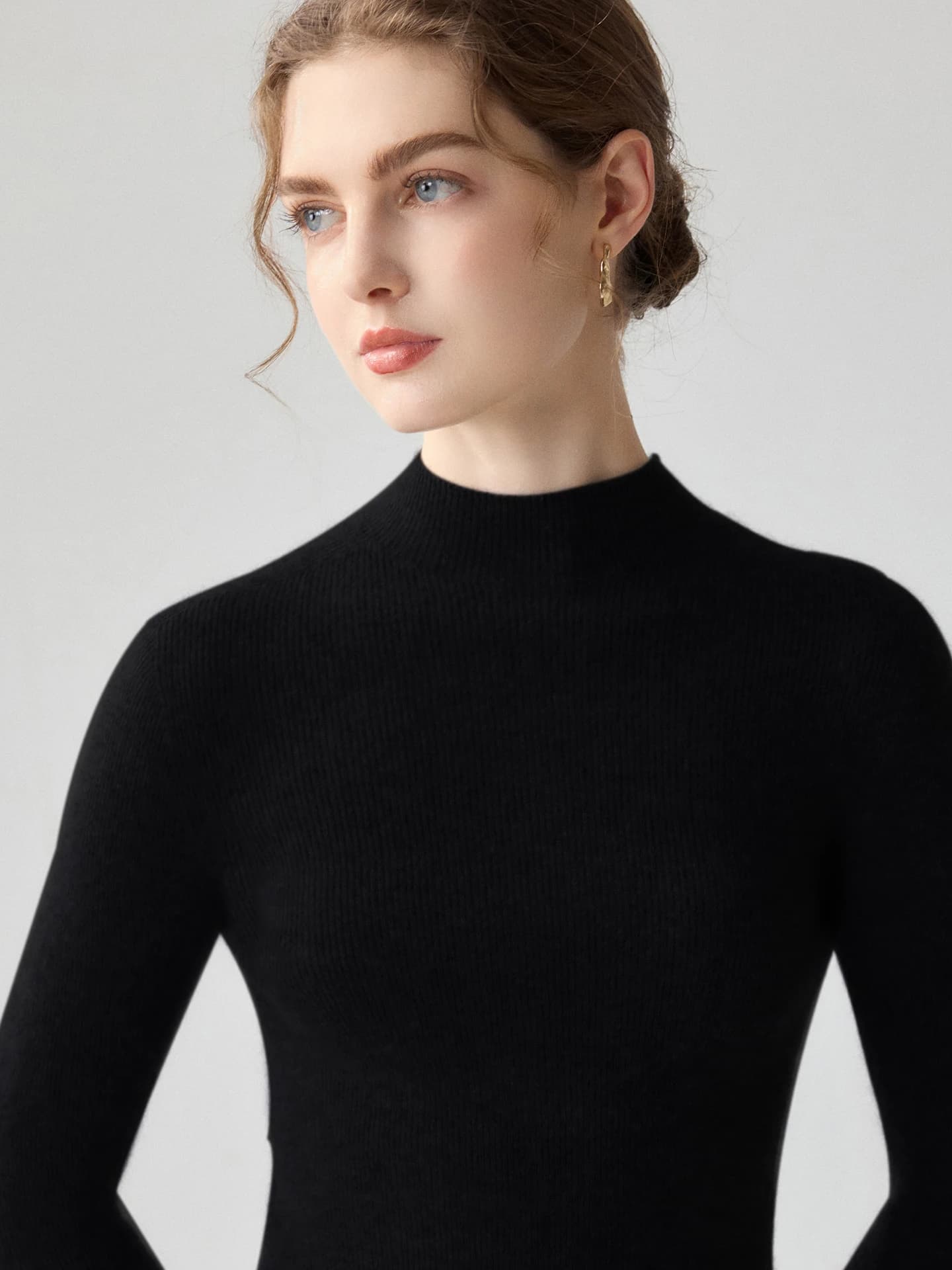 Seamless Slim-Fit Mock-Neck · FRONT
