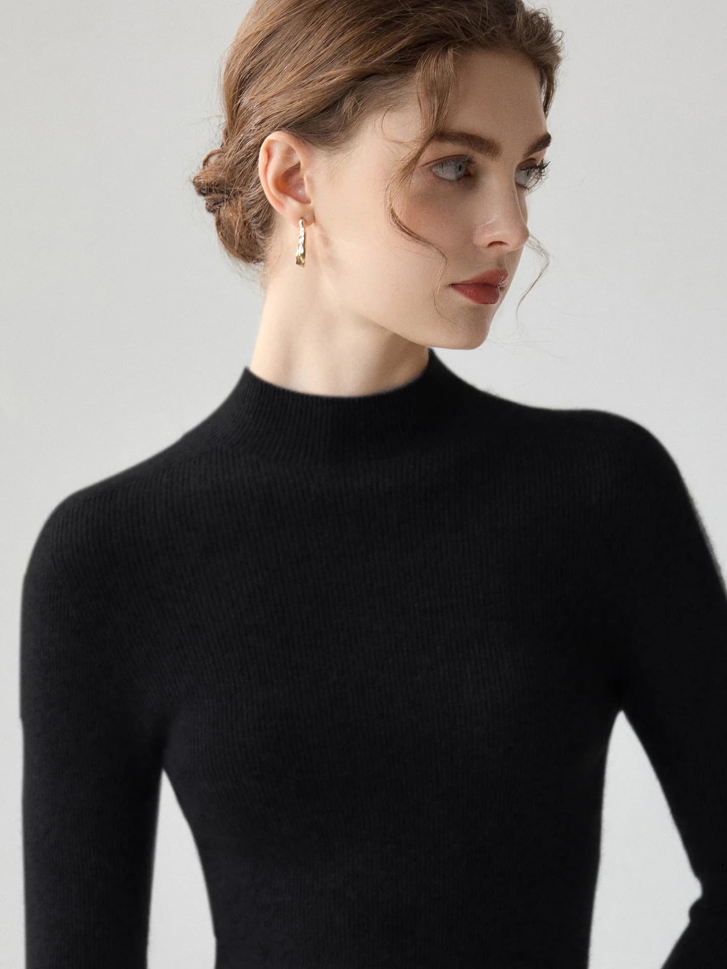 Seamless Slim-Fit Mock-Neck · FRONT