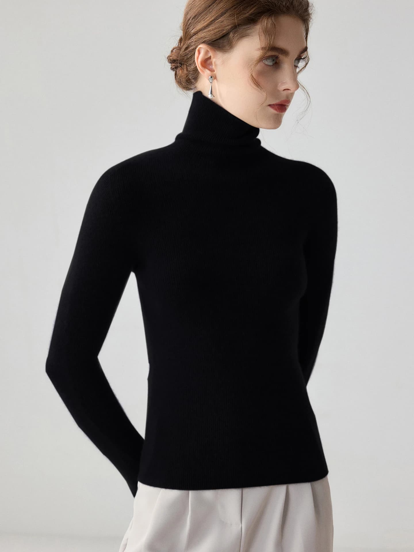 Seamless Slim-Fit Turtleneck · FRONT