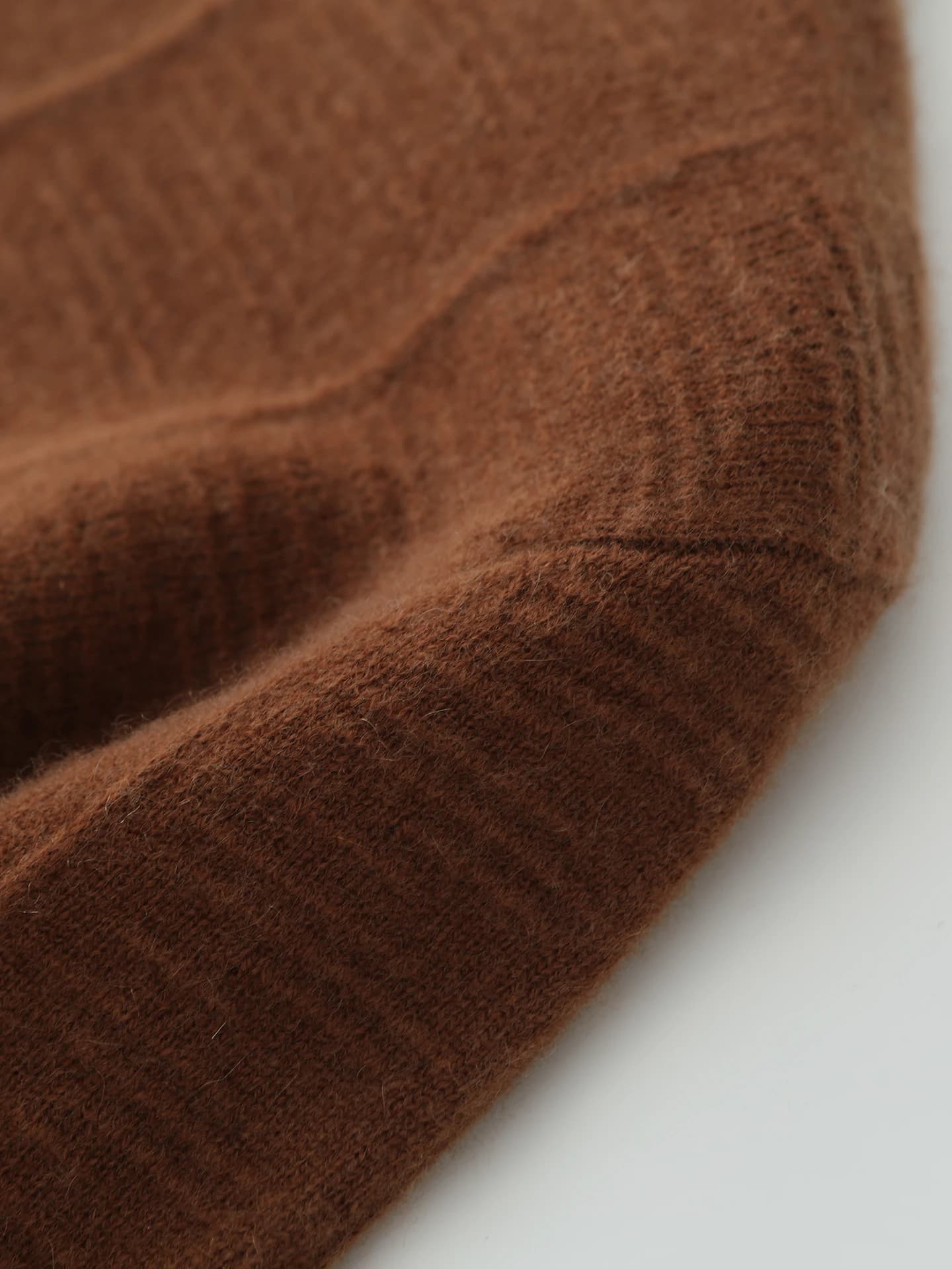 12-Gauge Slouch-Neck Irregular-Rib · DETAIL