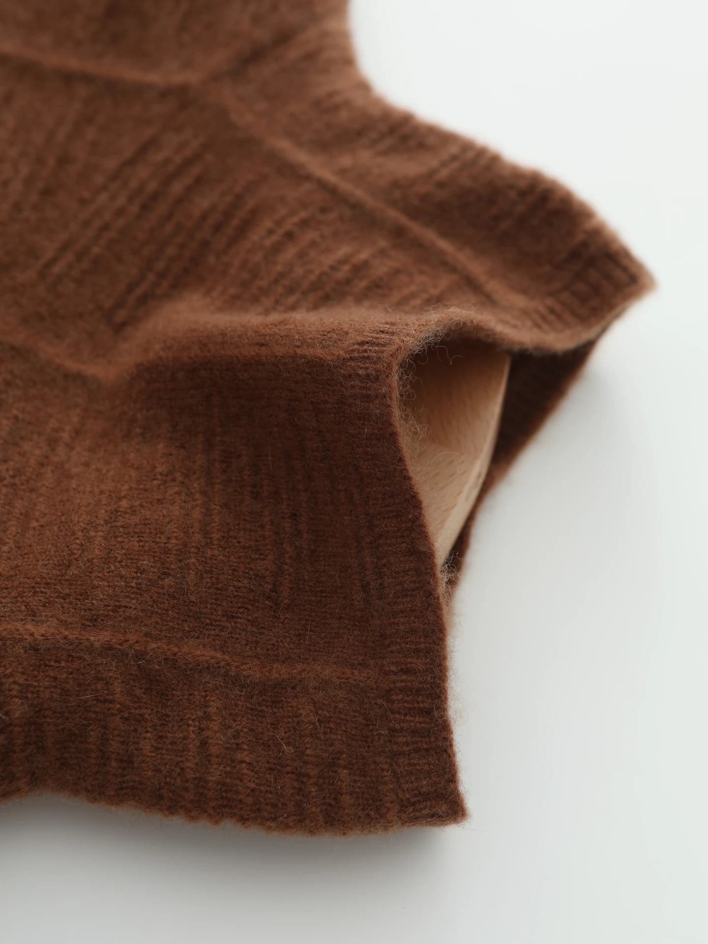 12-Gauge Slouch-Neck Irregular-Rib · DETAIL