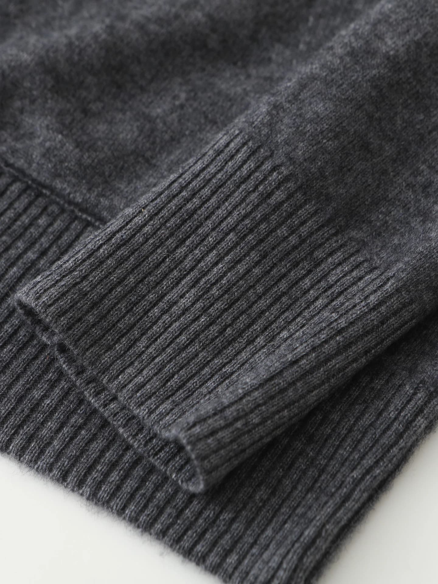 12-Gauge Hooded Cardigan · DETAIL