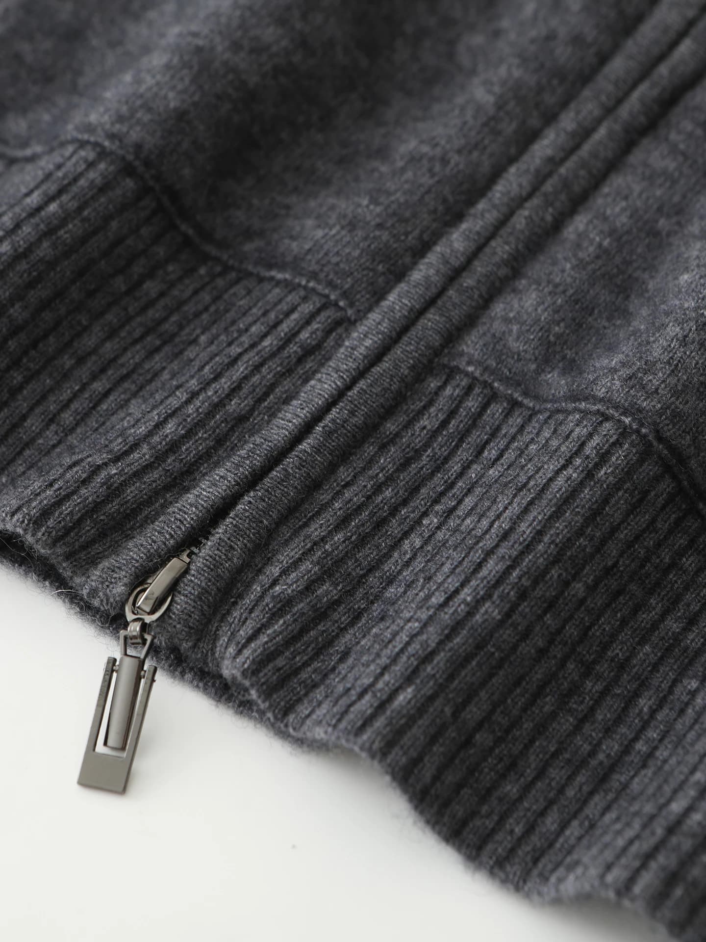 12-Gauge Hooded Cardigan · DETAIL