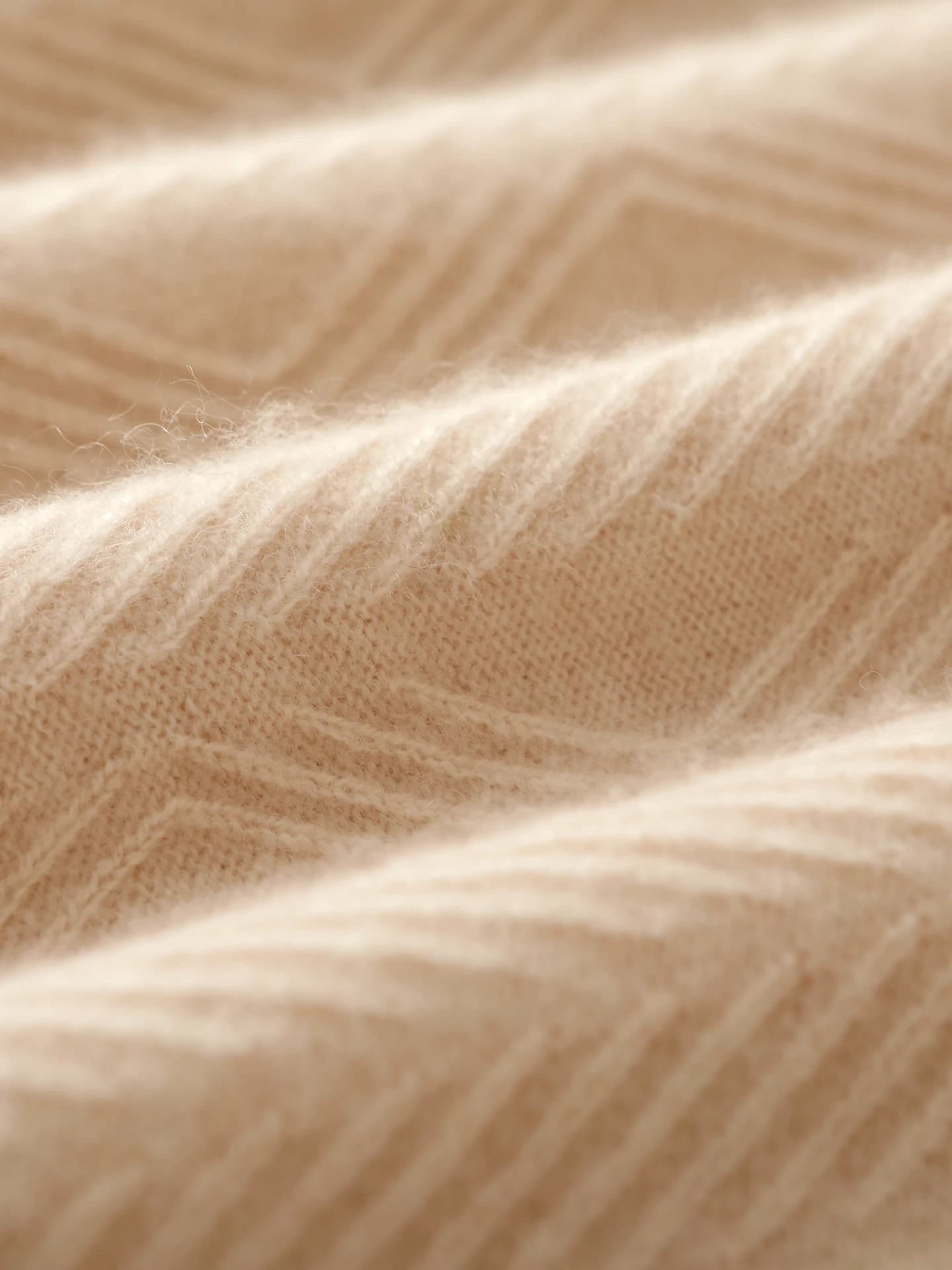 12-Gauge Slouch-Neck Diamond · DETAIL