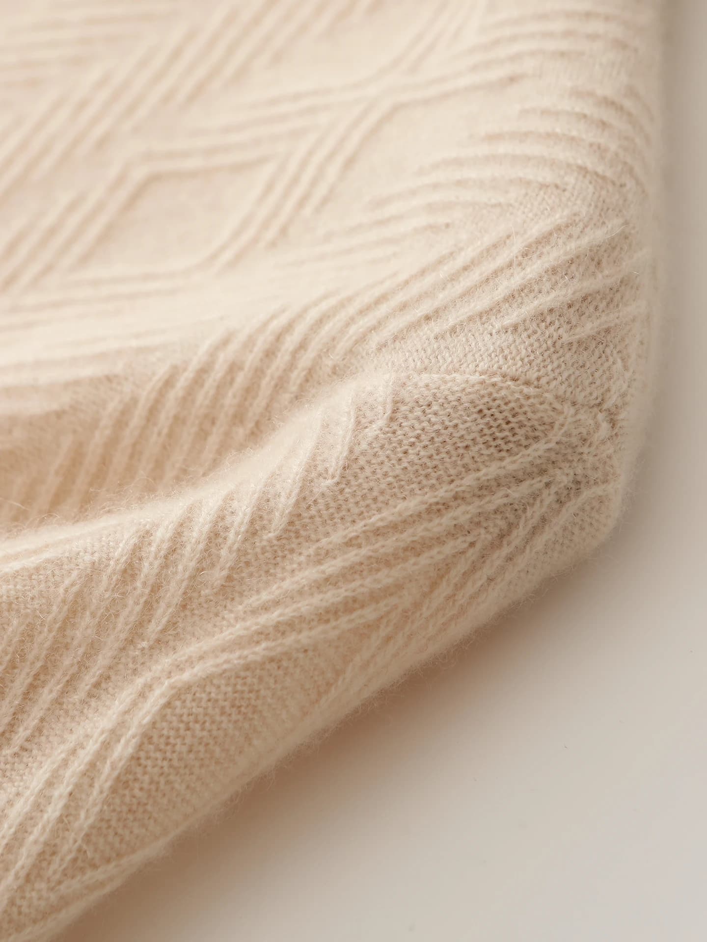 12-Gauge Slouch-Neck Diamond · DETAIL
