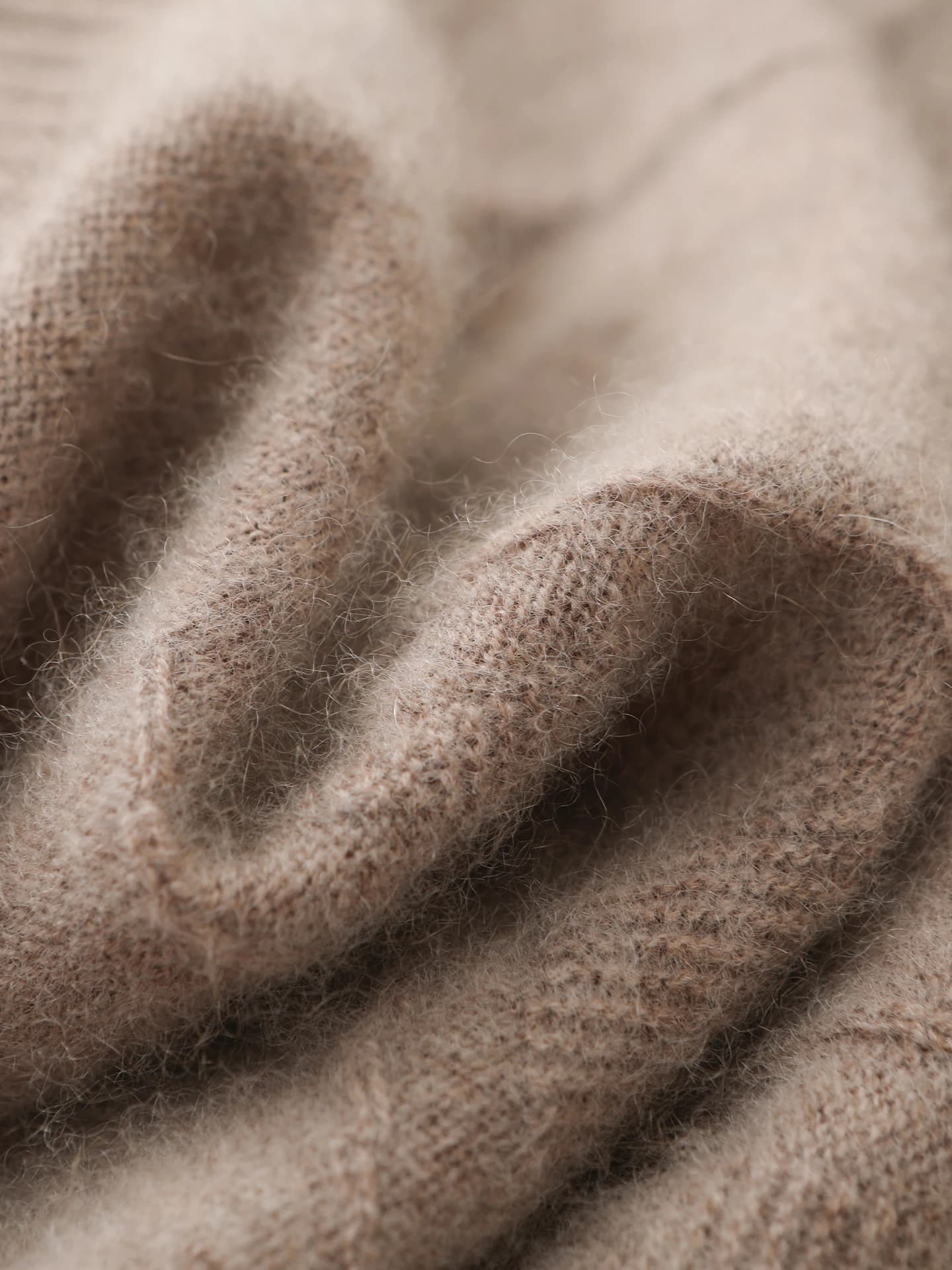 12-Gauge Slouch-Neck Reverse-Stitch · DETAIL