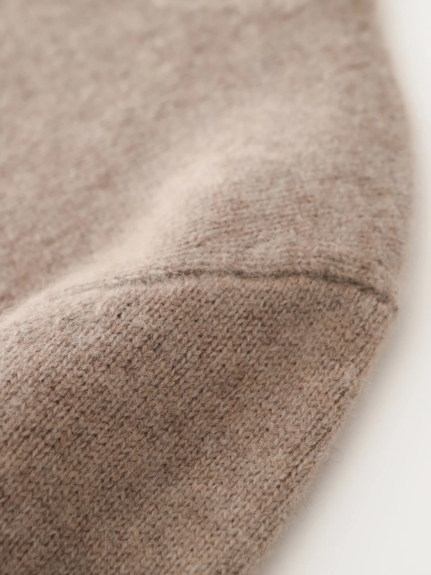 7-Gauge Heavyweight Mock-Neck · DETAIL