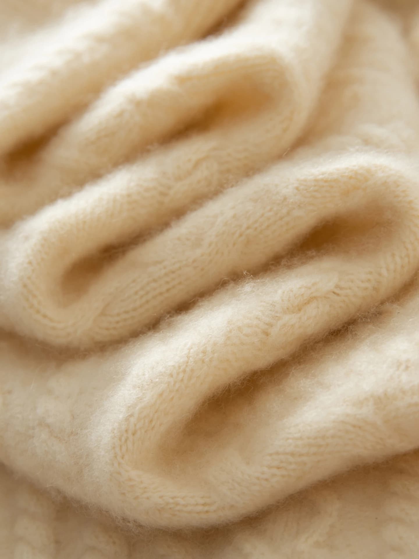 7-Gauge Shawl-Collar Cardigan · DETAIL