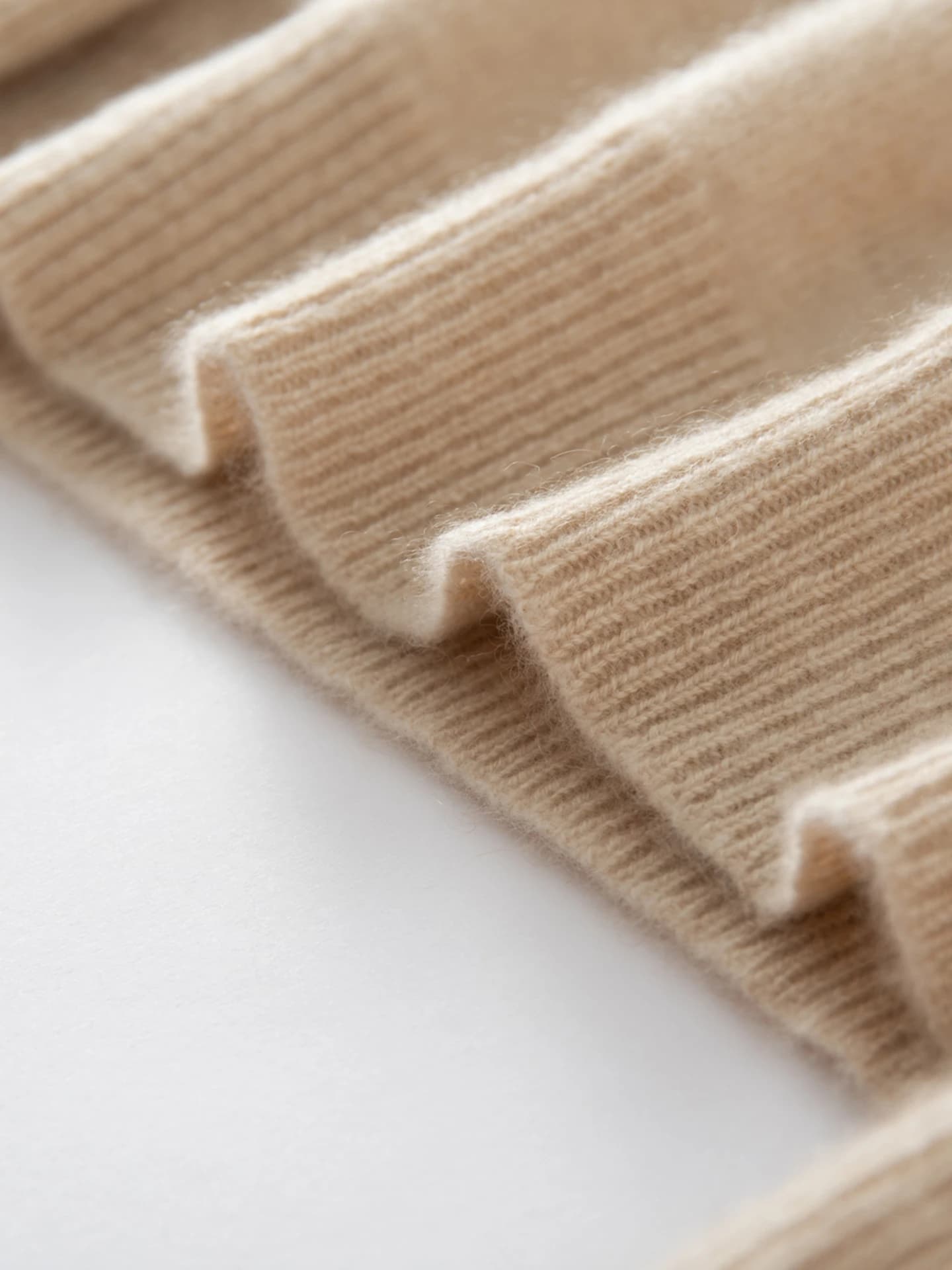 7-Gauge Crew-Neck Ribbed · DETAIL