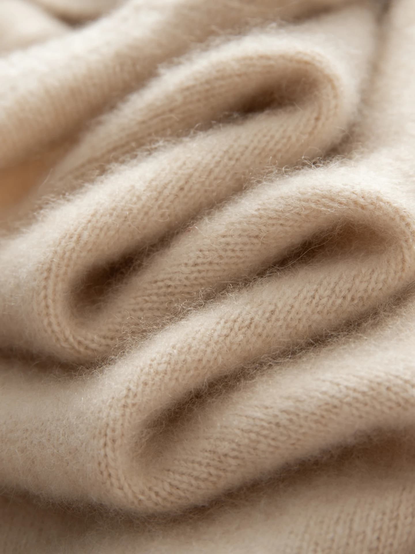 7-Gauge Crew-Neck Ribbed · DETAIL