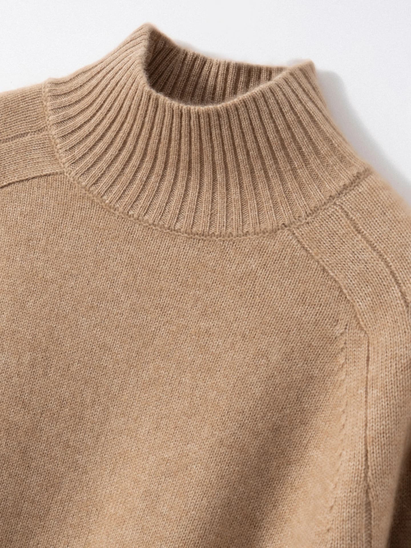 7-Gauge Relaxed-Fit Mock-Neck High-Low · DETAIL