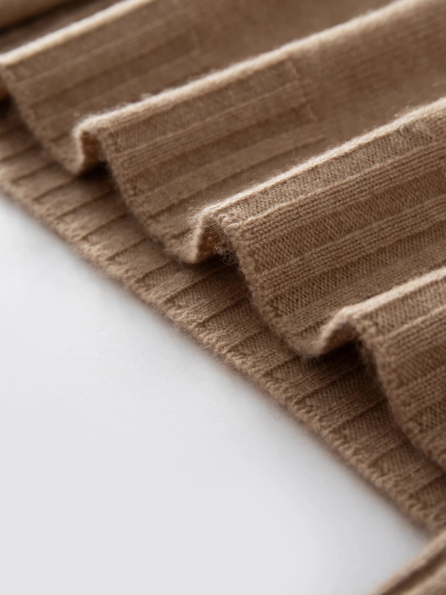 7-Gauge Relaxed-Fit Mock-Neck High-Low · DETAIL