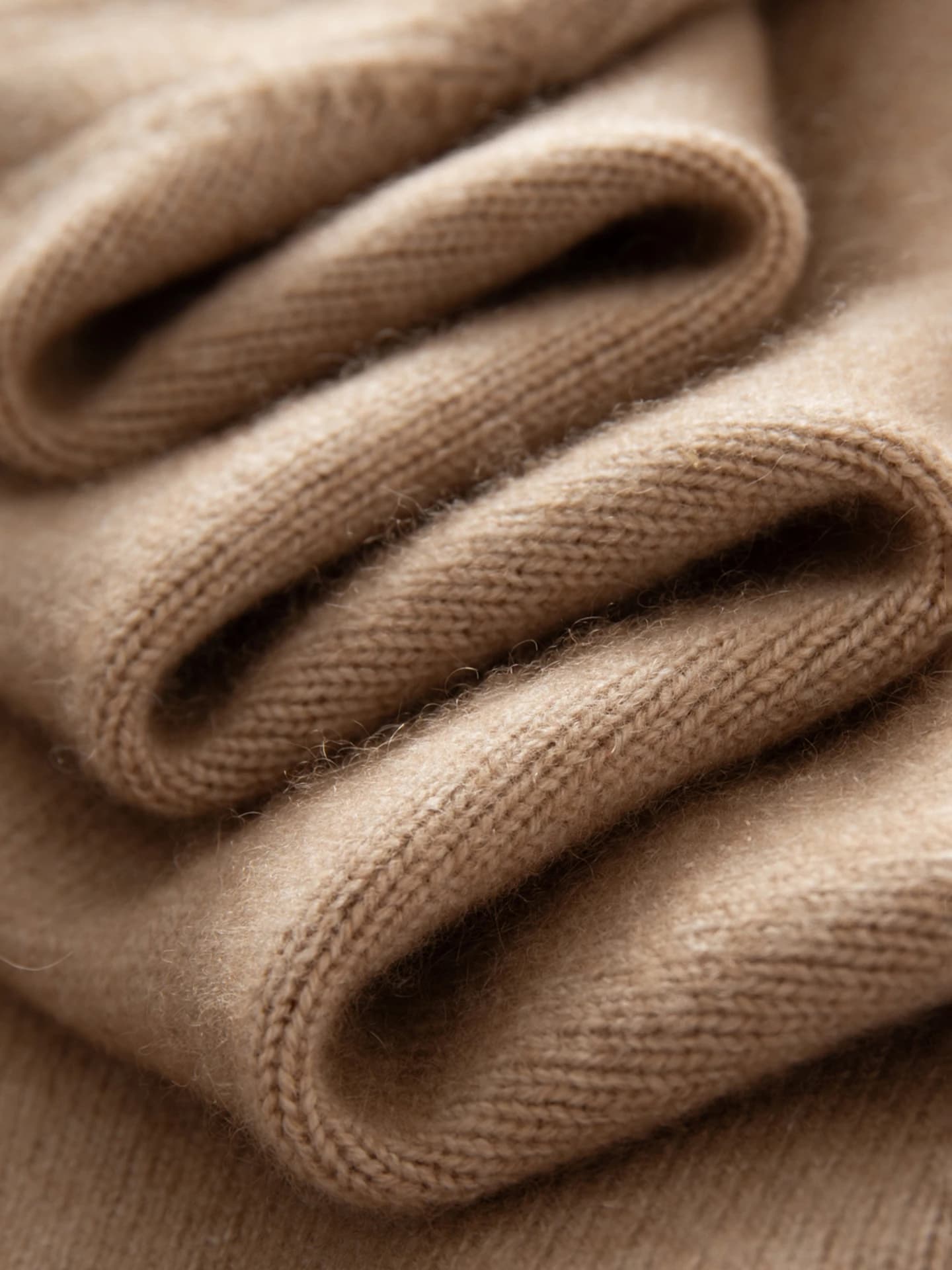 7-Gauge Relaxed-Fit Mock-Neck High-Low · DETAIL