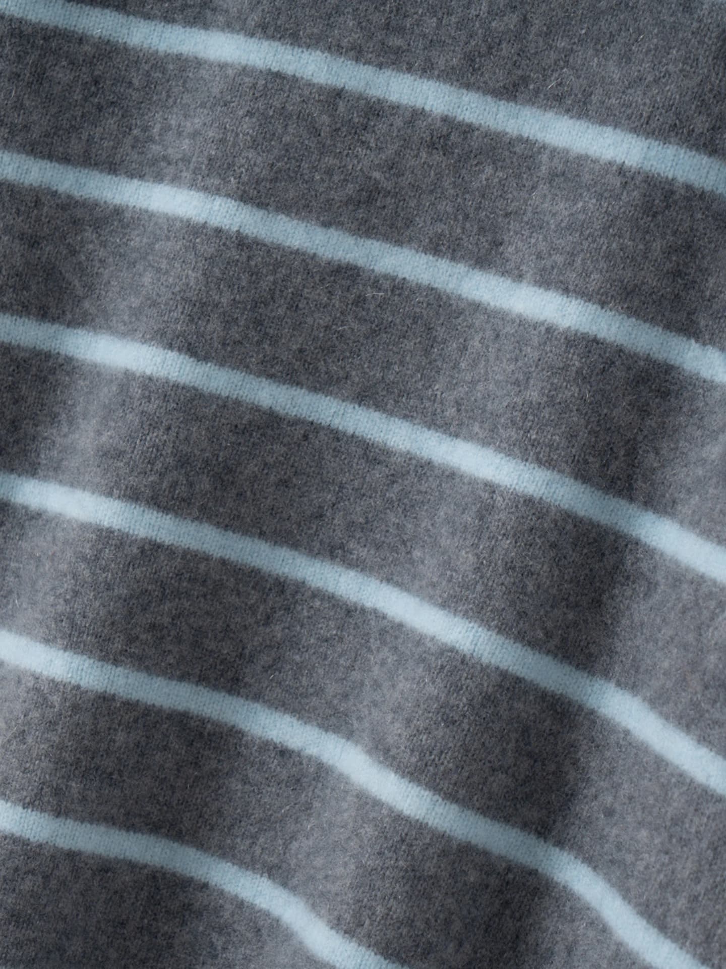 7-Gauge Crew-Neck Striped · DETAIL