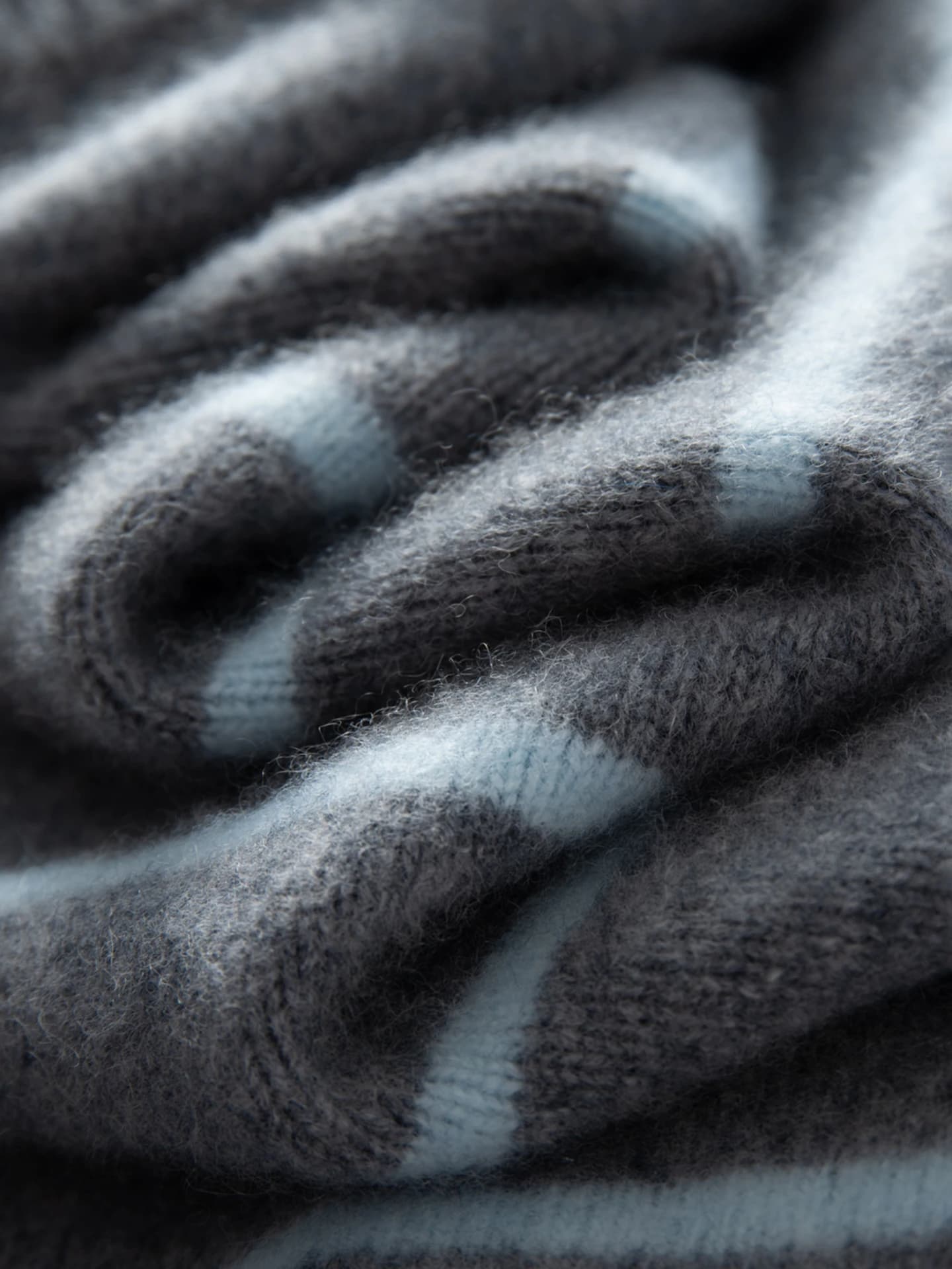 7-Gauge Crew-Neck Striped · DETAIL