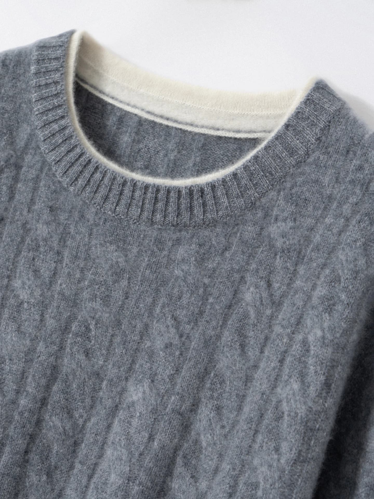 7-Gauge Crew-Neck Cable-Knit Contrast-Trim · DETAIL