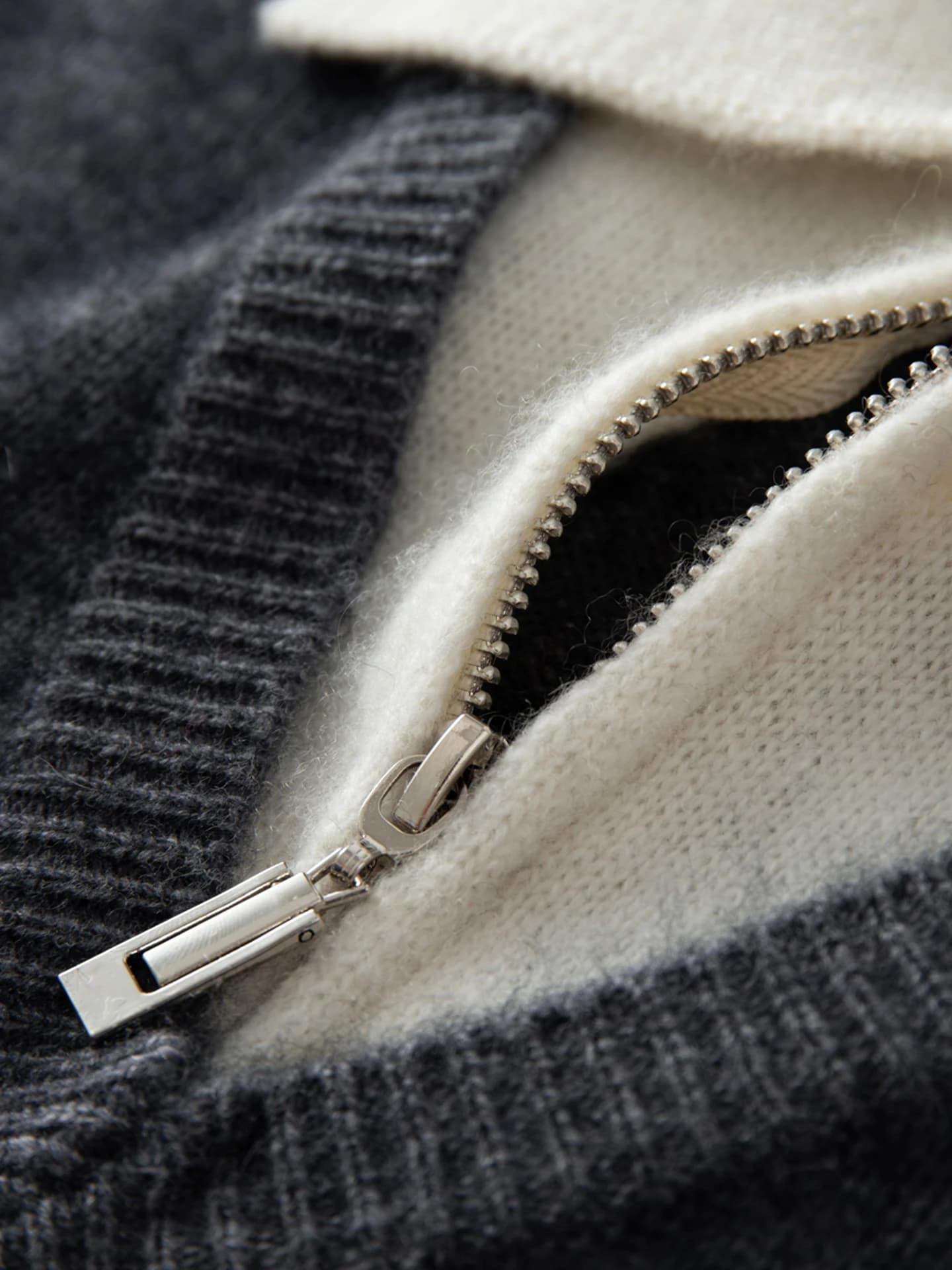 7-Gauge Lapel Color-Block · DETAIL