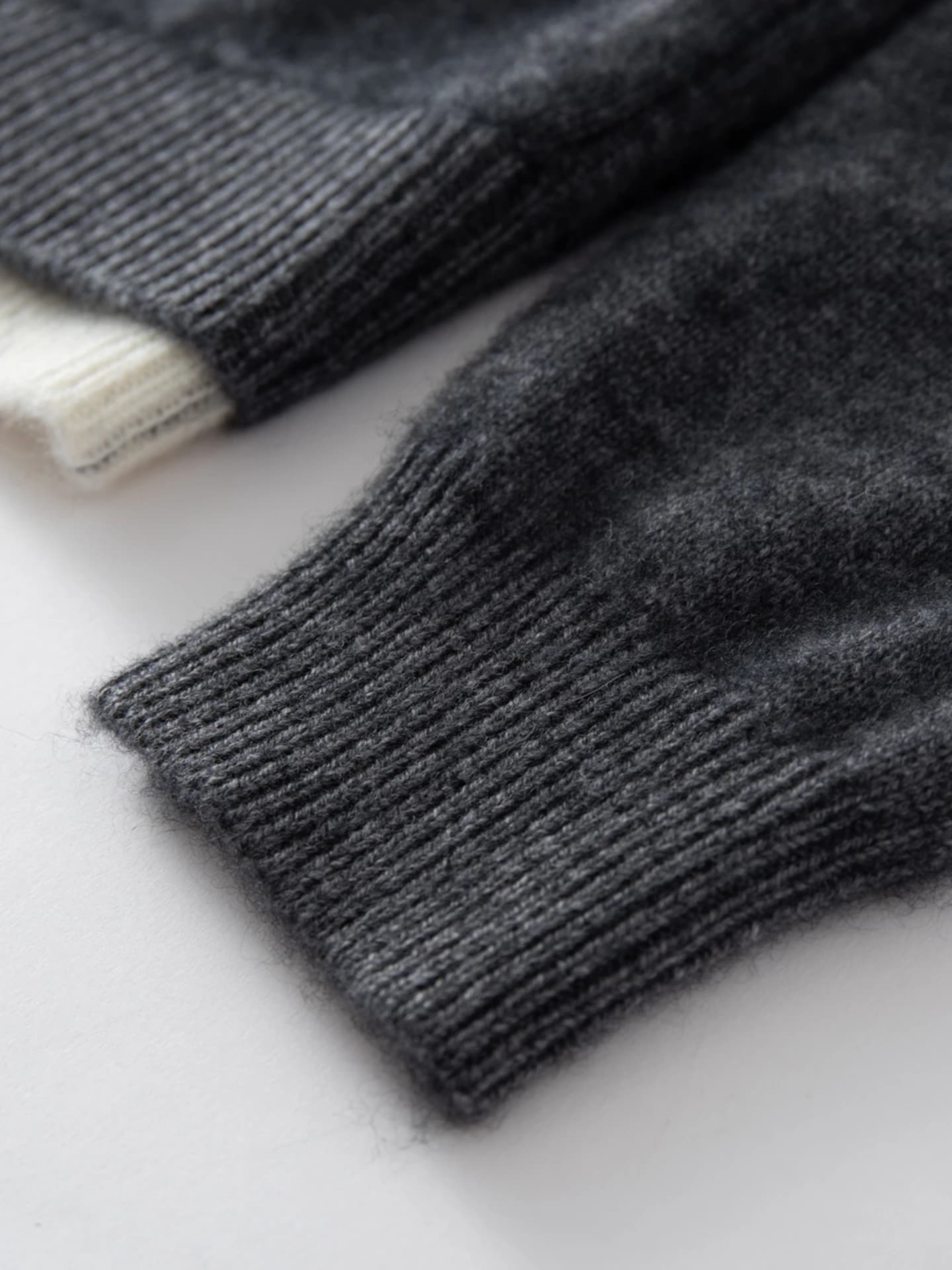 7-Gauge Lapel Color-Block · DETAIL