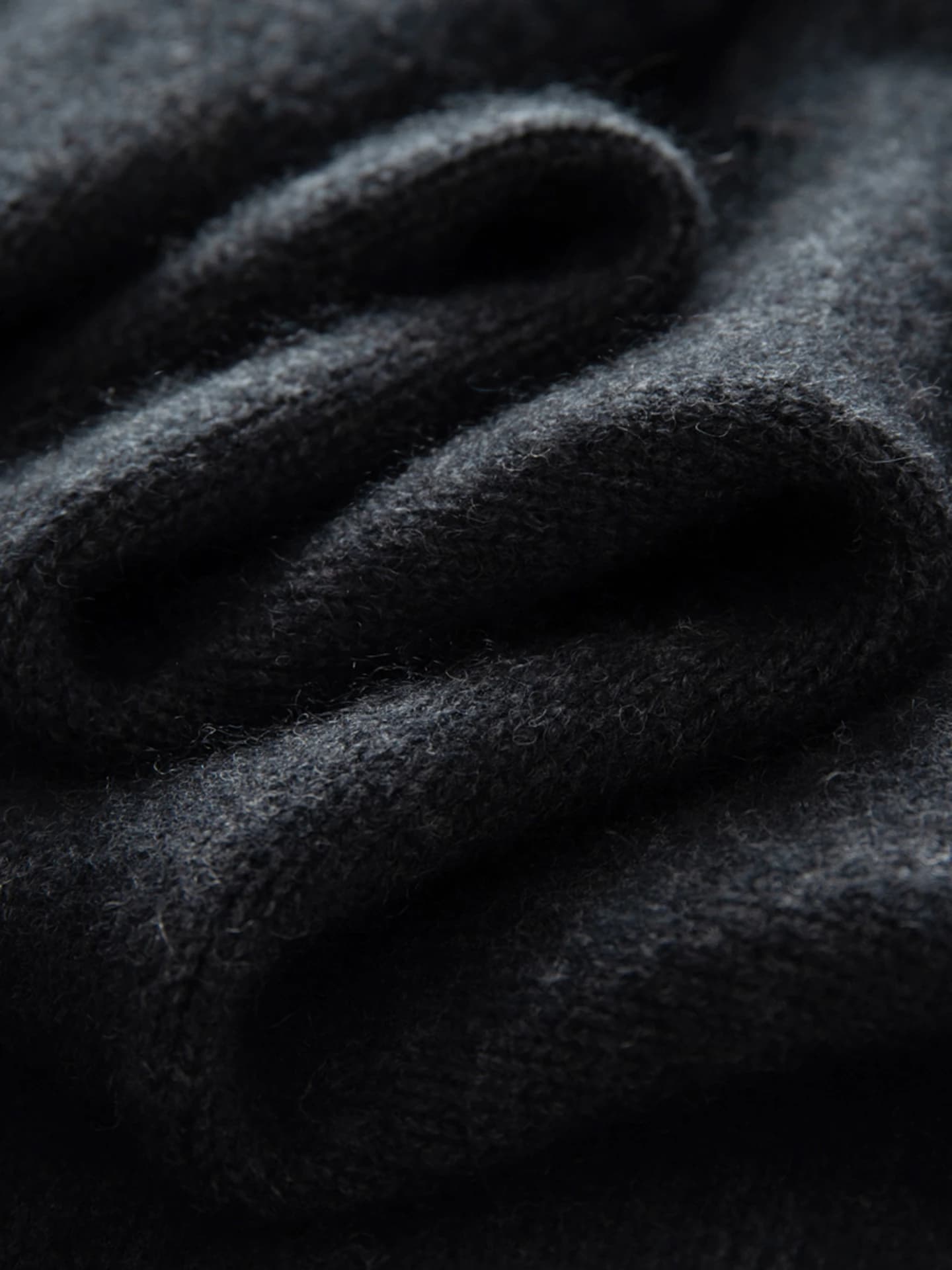 7-Gauge Mock-Neck Stand-Collar Zip · DETAIL