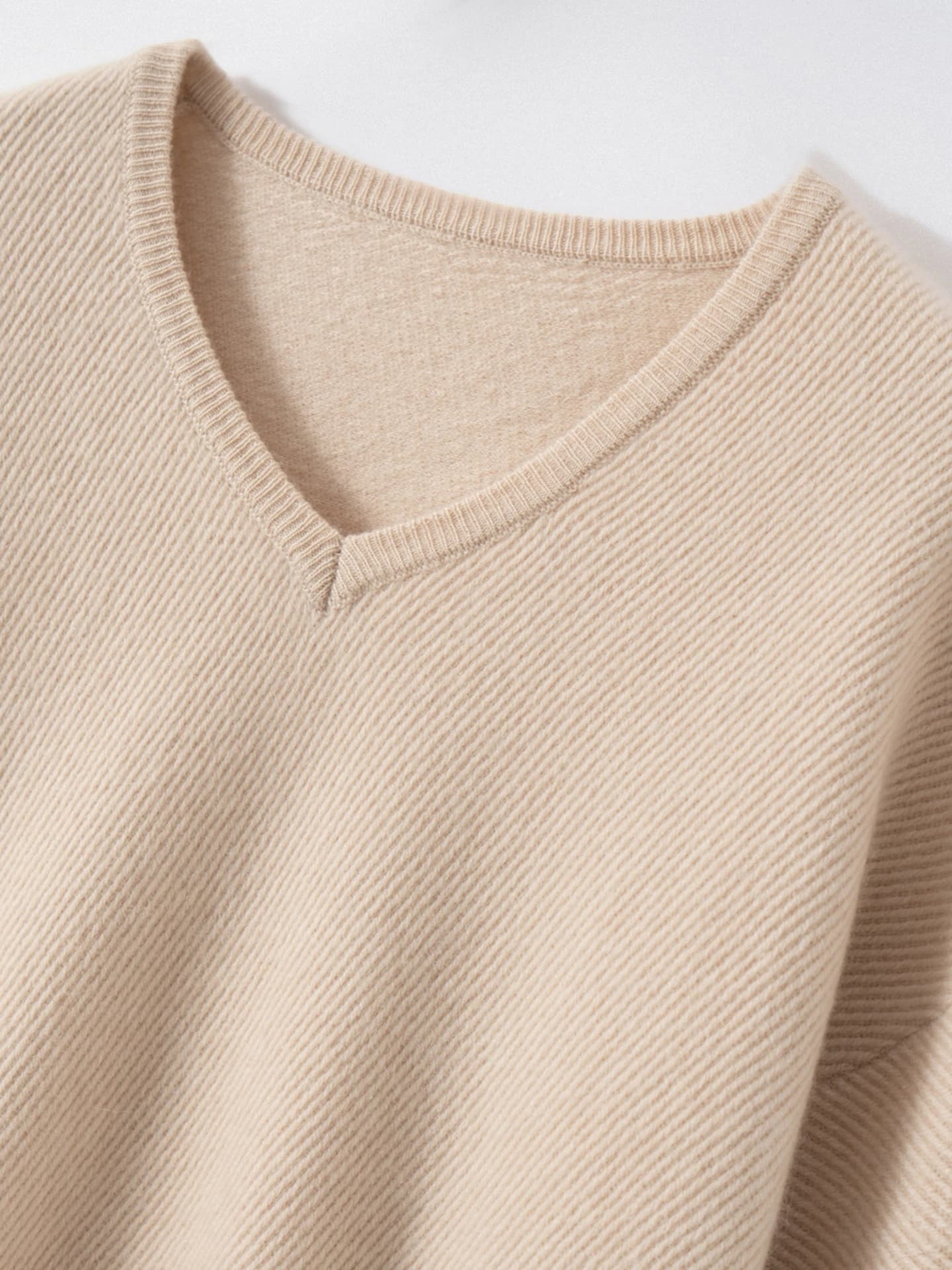 12-Gauge V-Neck Twill Heavy-Craft · DETAIL