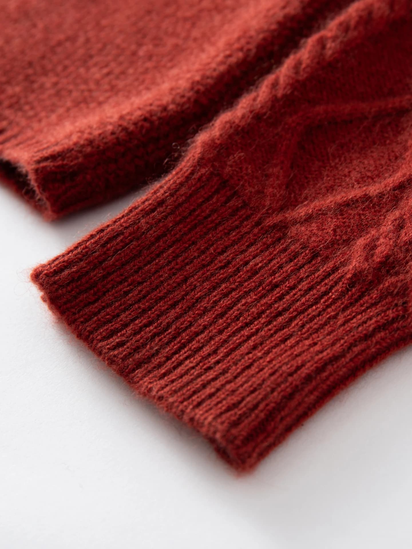 7-Gauge Cropped Crew-Neck Cable-Knit · DETAIL