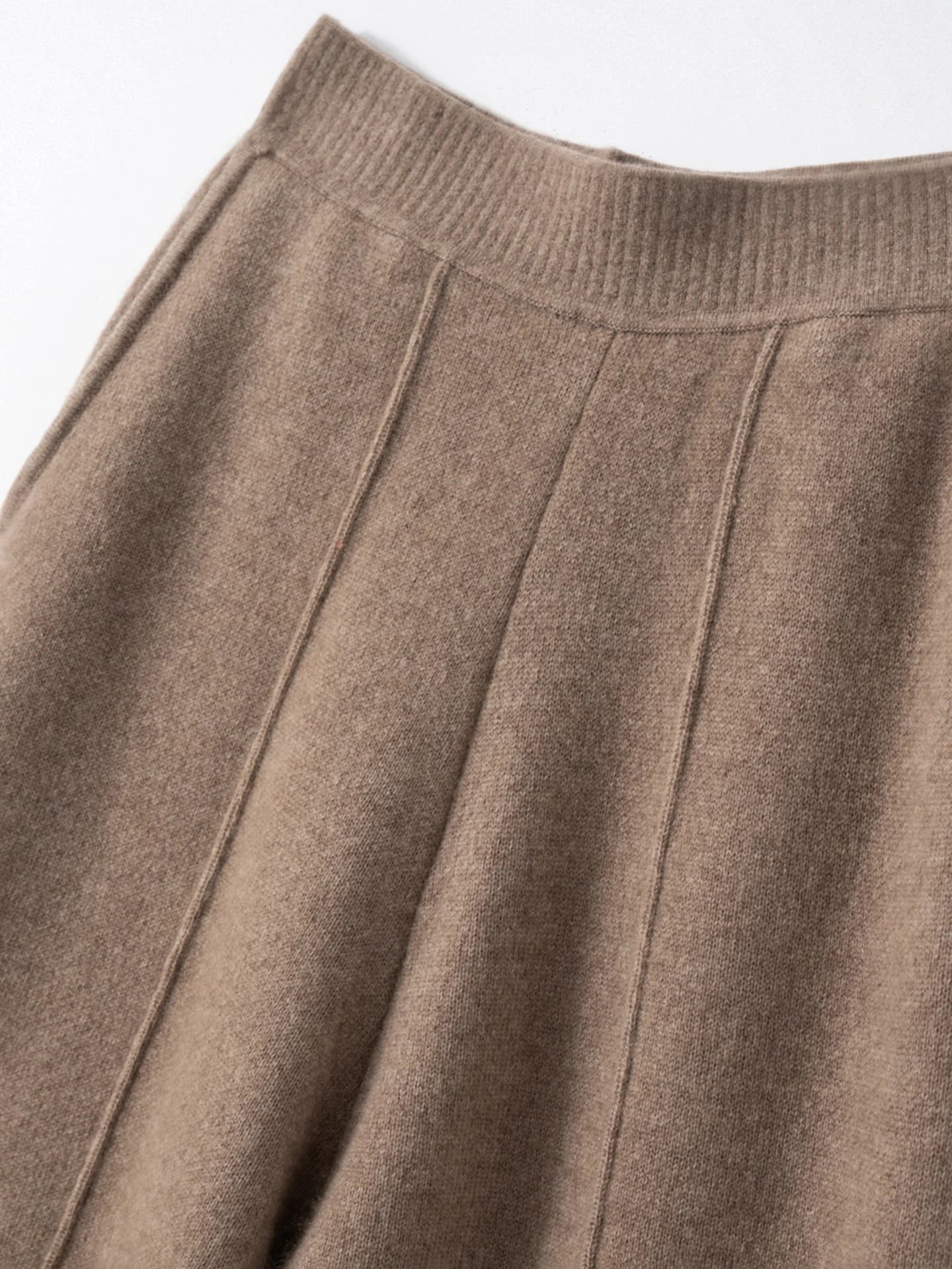 Center-Seam-Pants · DETAIL