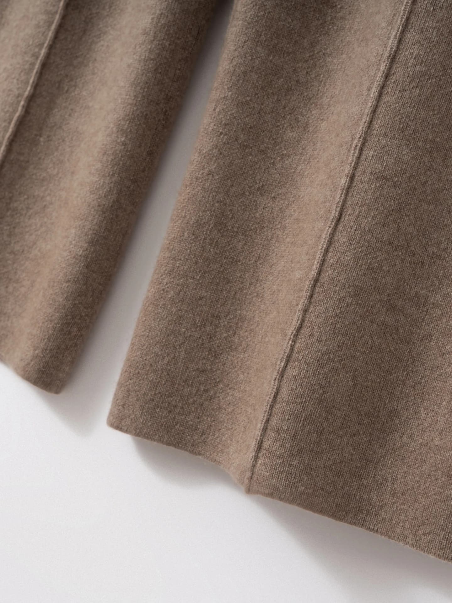 Center-Seam-Pants · DETAIL