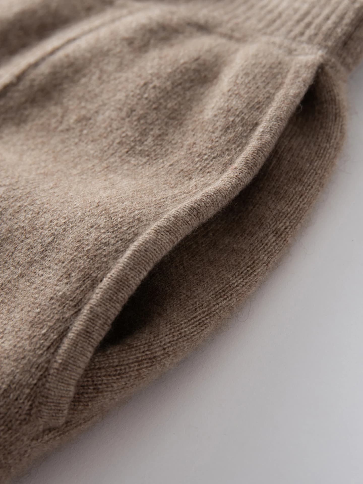 Center-Seam-Pants · DETAIL