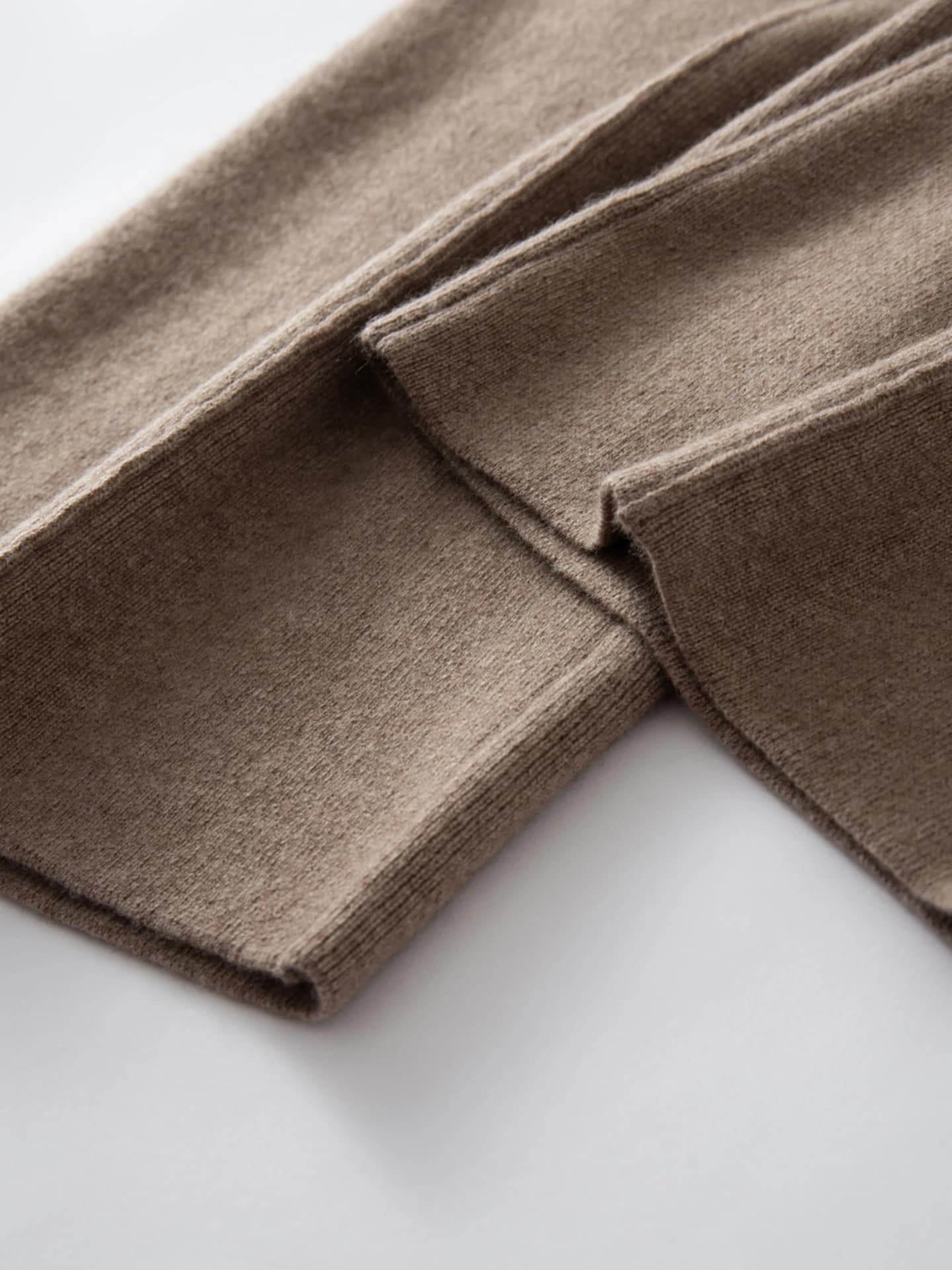 Center-Seam-Pants · DETAIL
