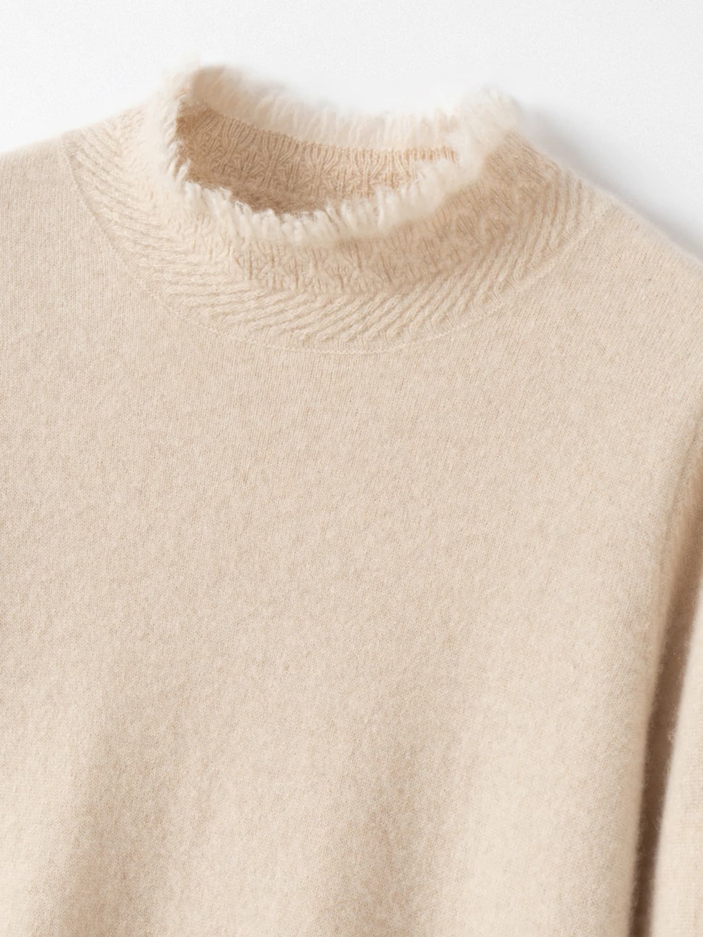 12-Gauge Mock-Neck Fringe · DETAIL