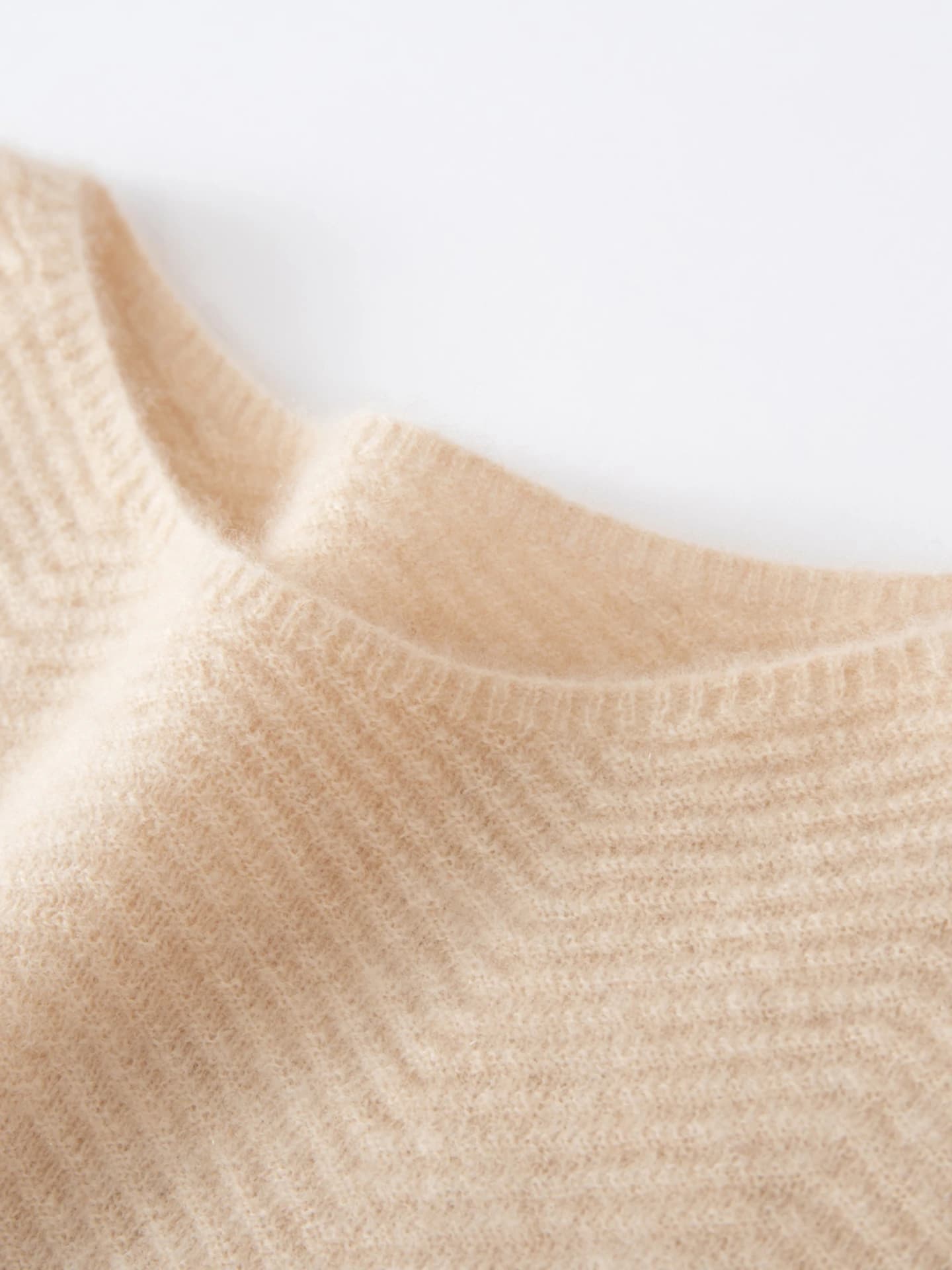 12-Gauge Seamless Herringbone · DETAIL