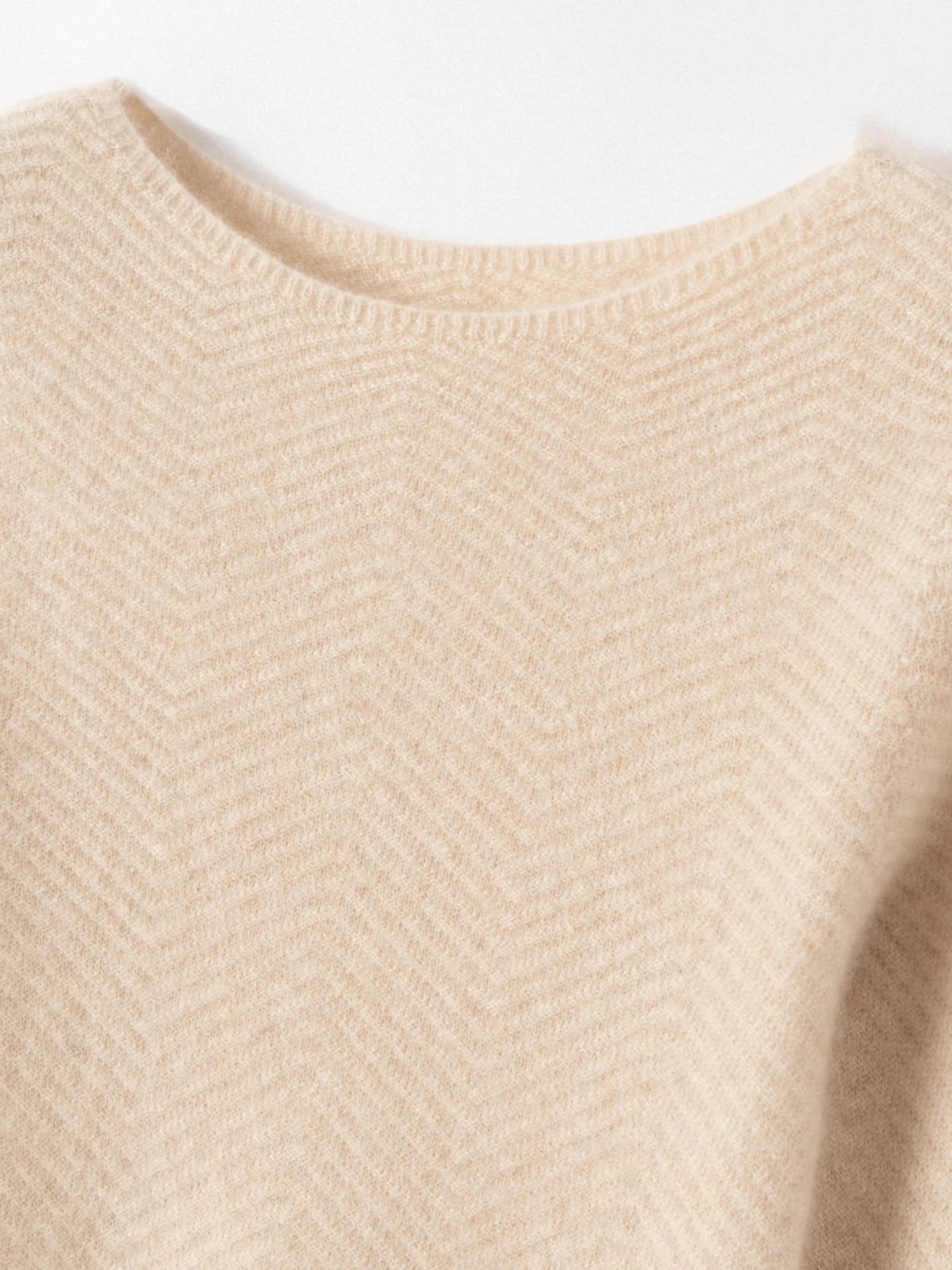 12-Gauge Seamless Herringbone · DETAIL