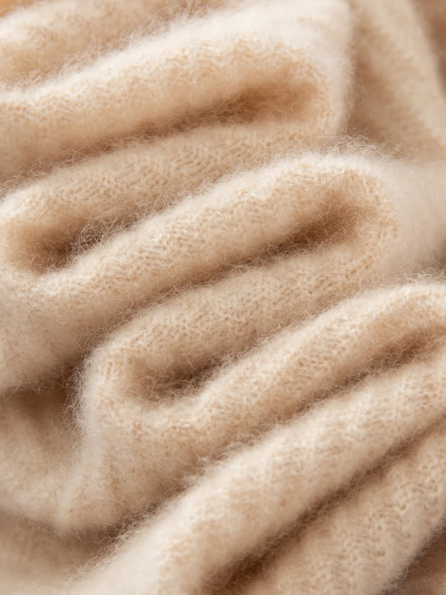 12-Gauge Seamless Herringbone · DETAIL