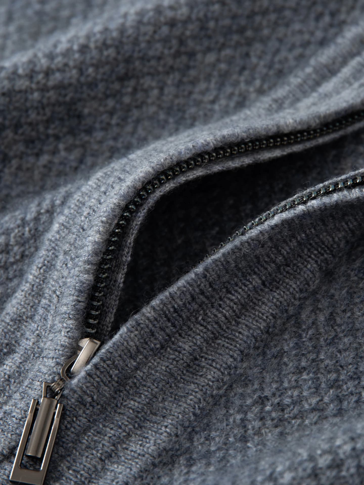 7-Gauge Zip Cardigan Popcorn-Knit · DETAIL