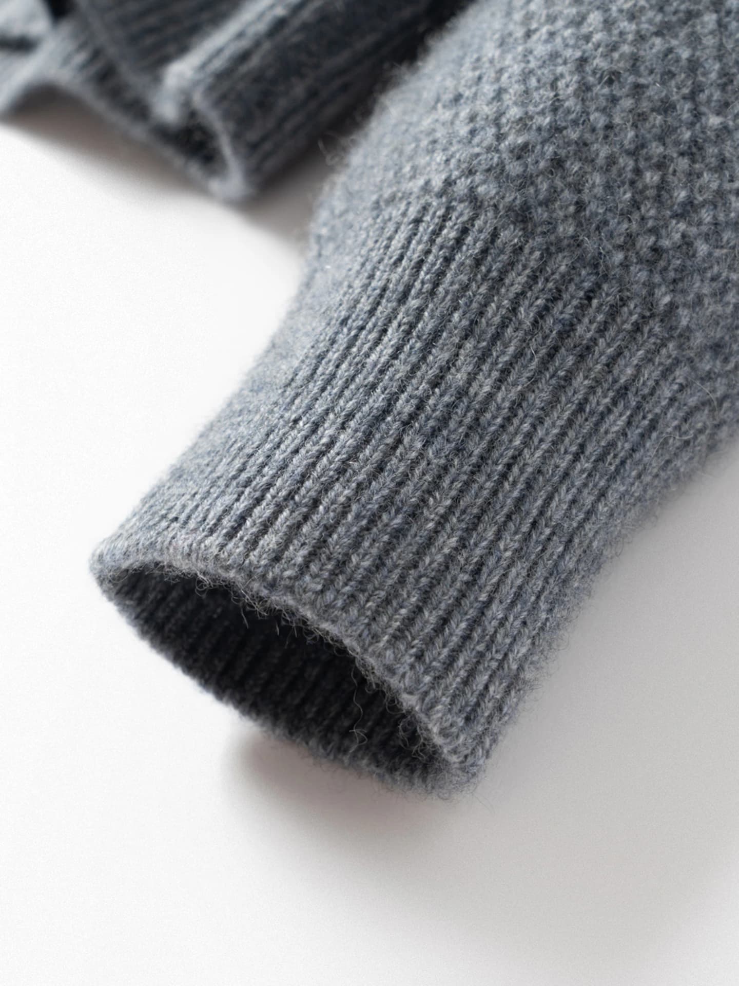 7-Gauge Zip Cardigan Popcorn-Knit · DETAIL