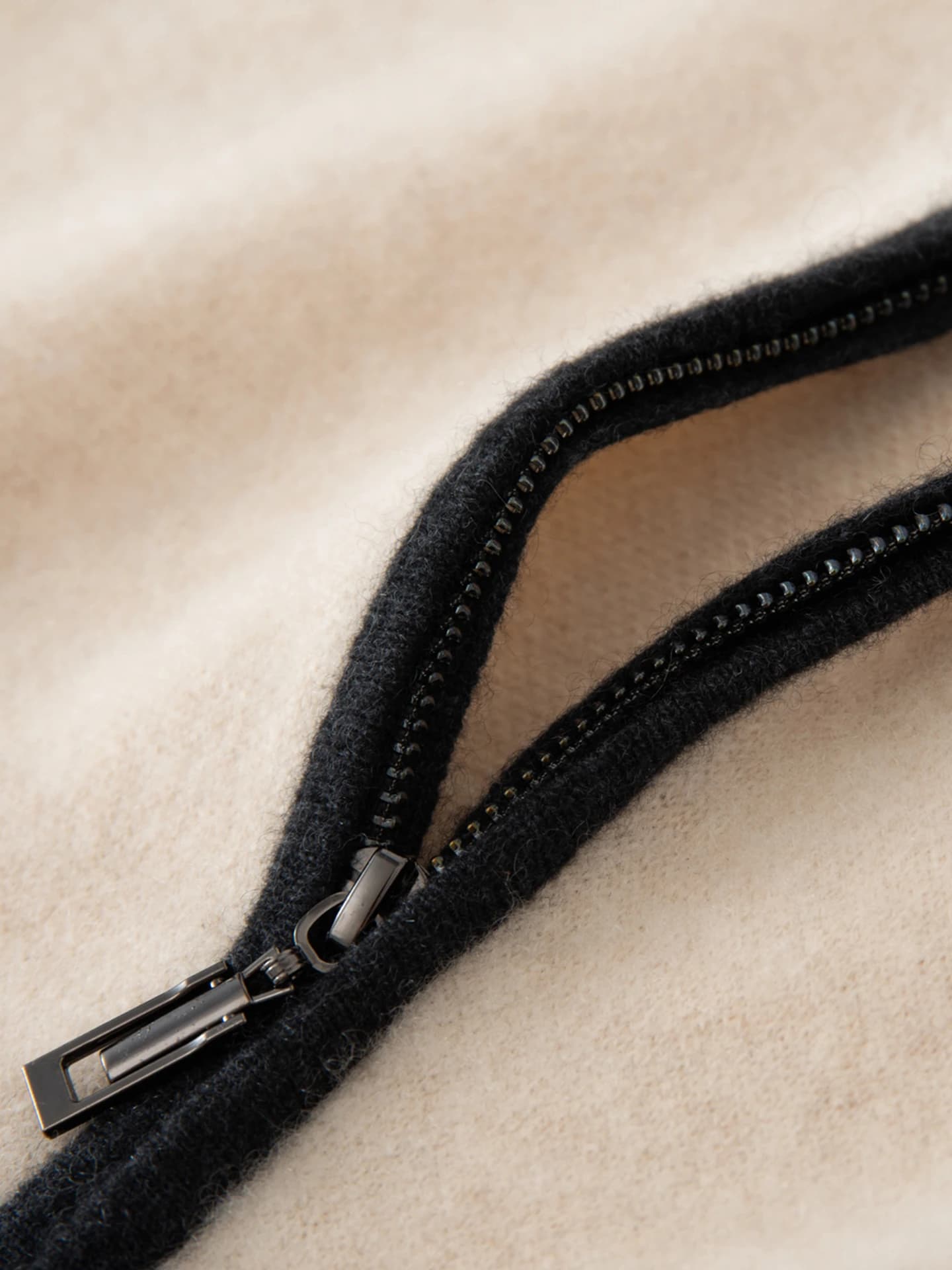 12-Gauge Cardigan Jacket Color-Block · DETAIL