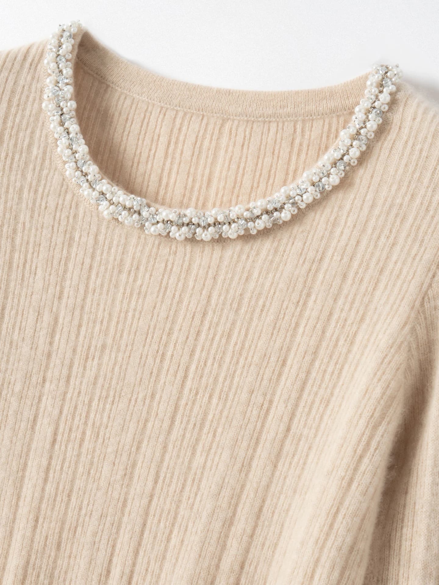 12-Gauge Crew-Neck Beaded Handmade · DETAIL
