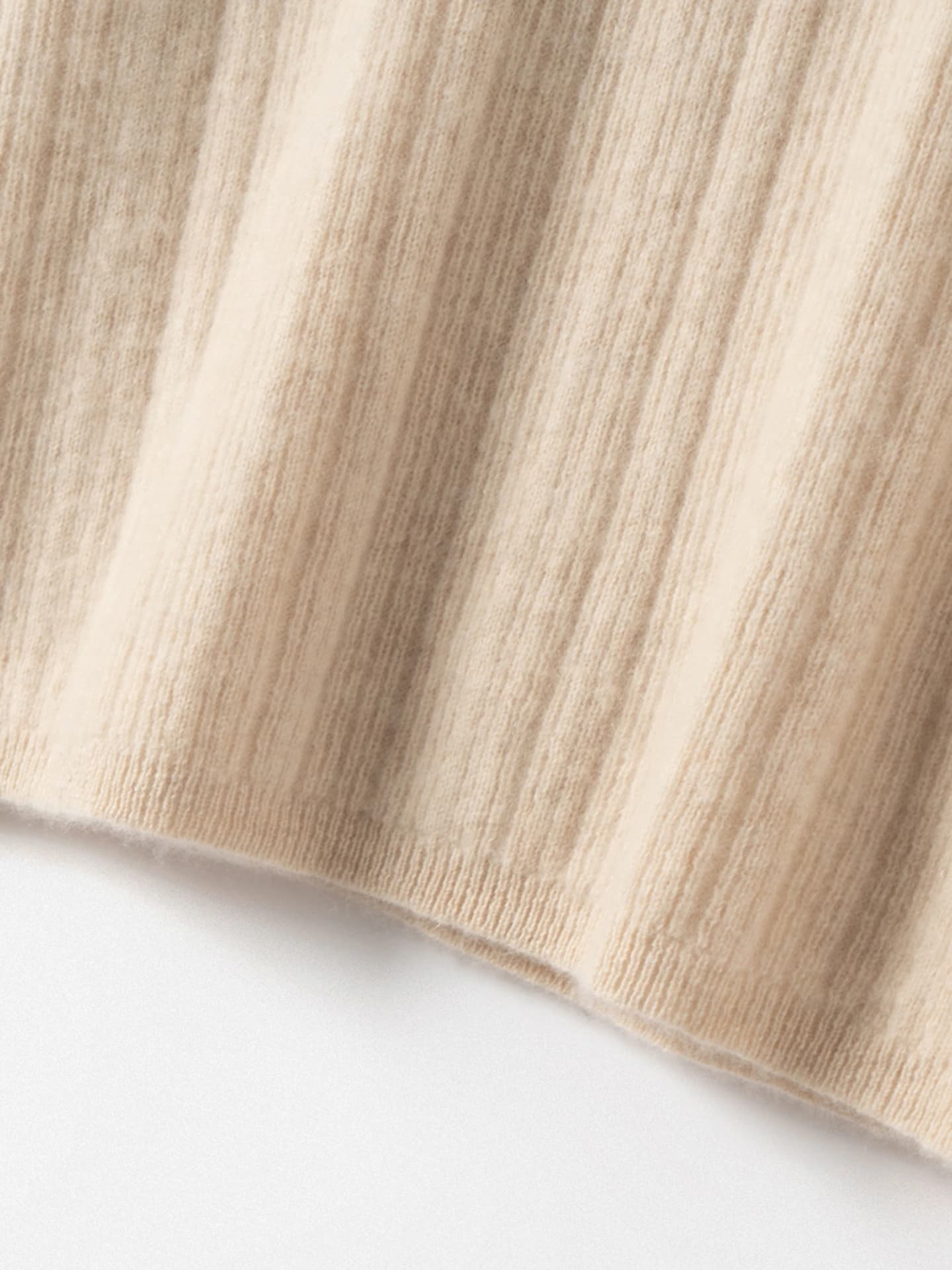 12-Gauge Crew-Neck Beaded Handmade · DETAIL