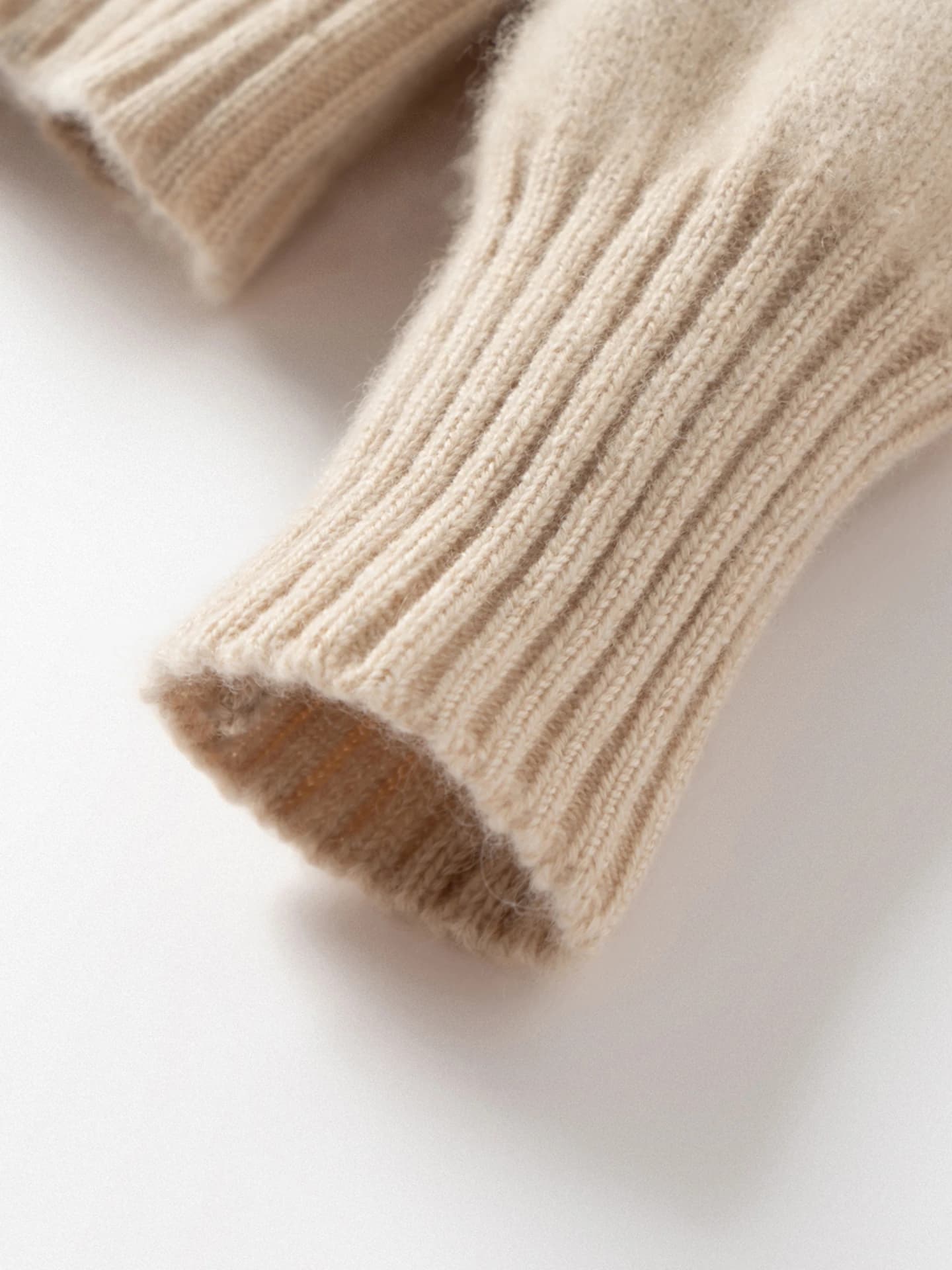 7-Gauge Lapel Cardigan · DETAIL