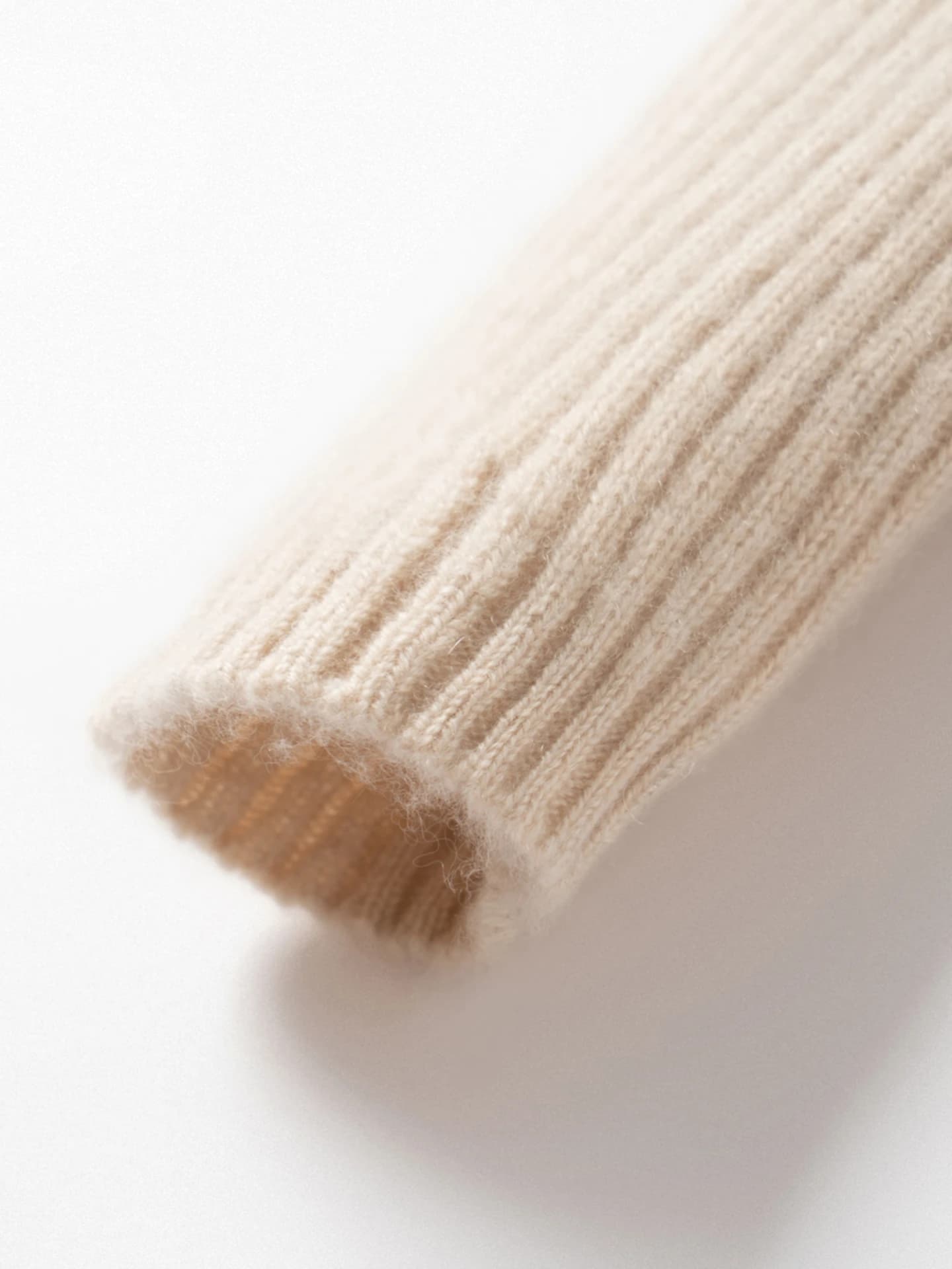 7-Gauge Cardigan Ribbed · DETAIL