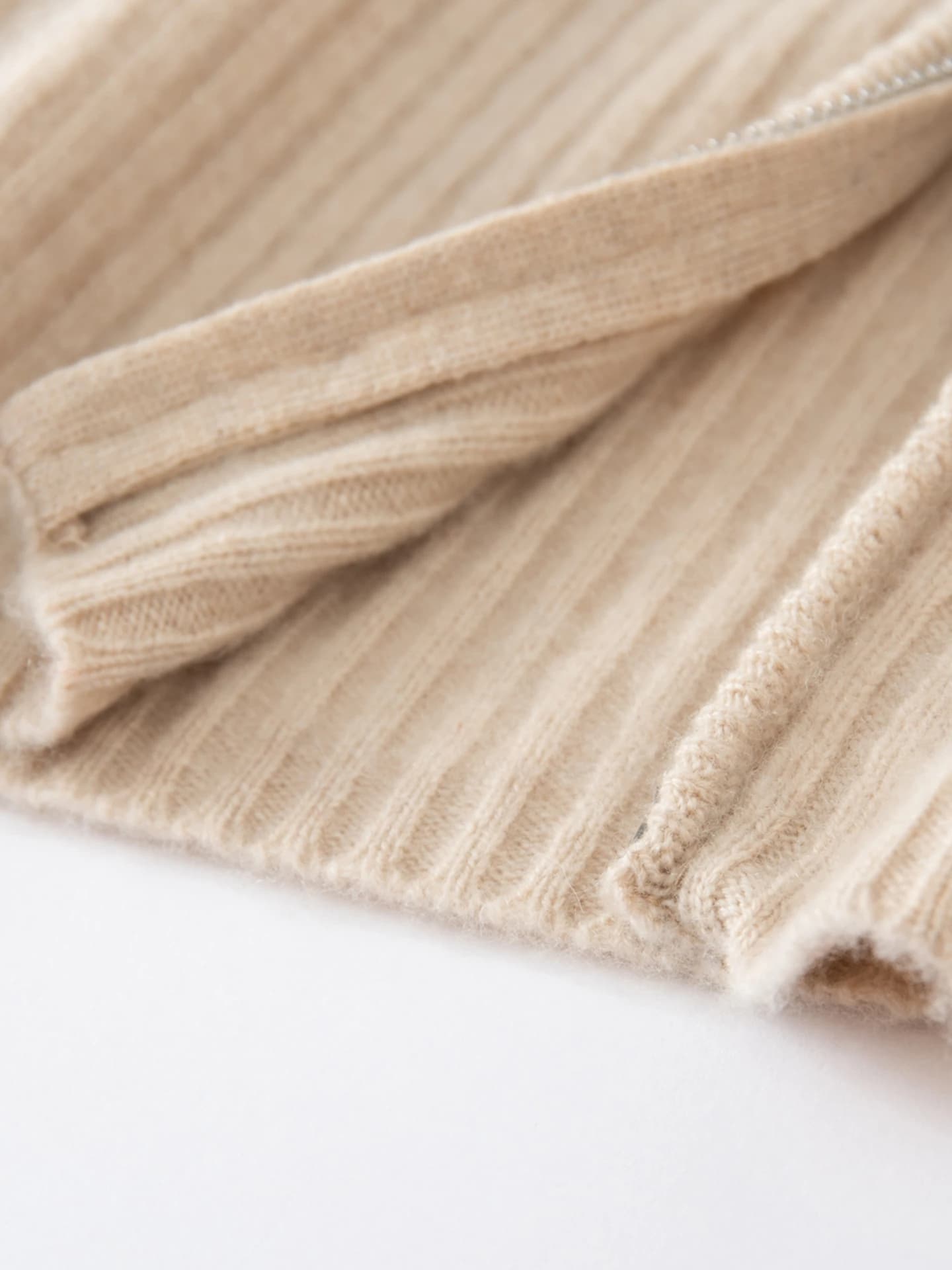 7-Gauge Cardigan Ribbed · DETAIL