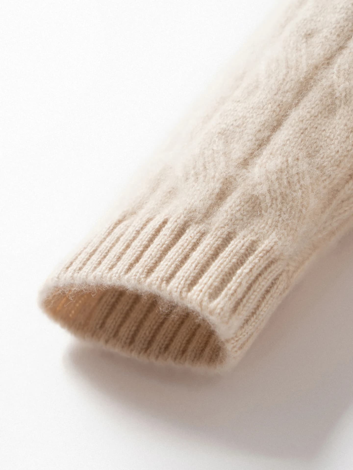7-Gauge Half-Placket Zip Cable-Knit · DETAIL