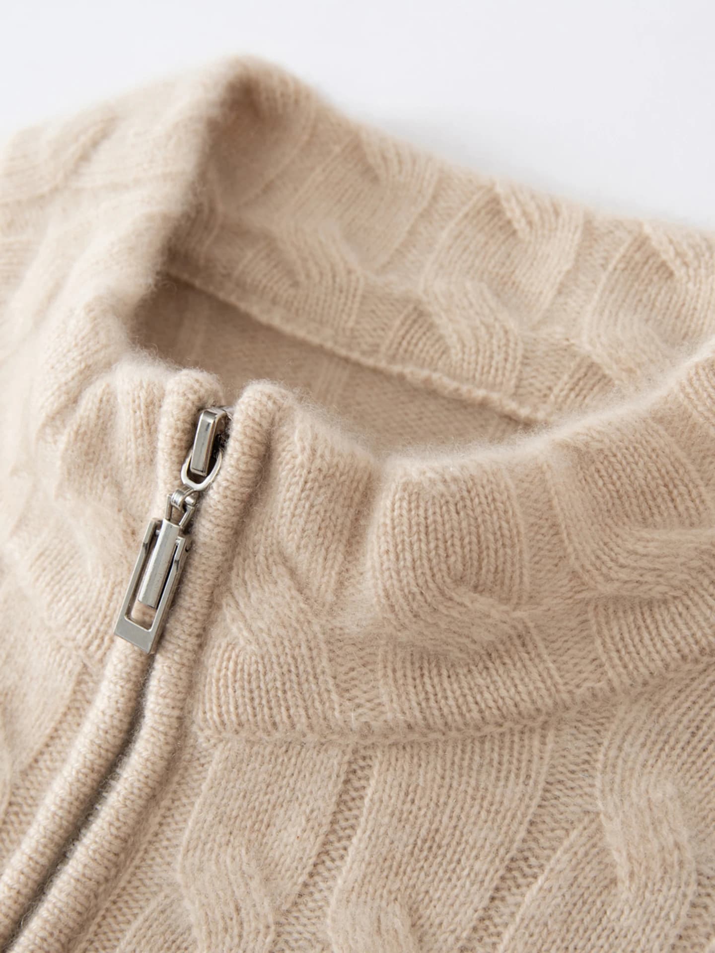 7-Gauge Half-Placket Zip Cable-Knit · DETAIL