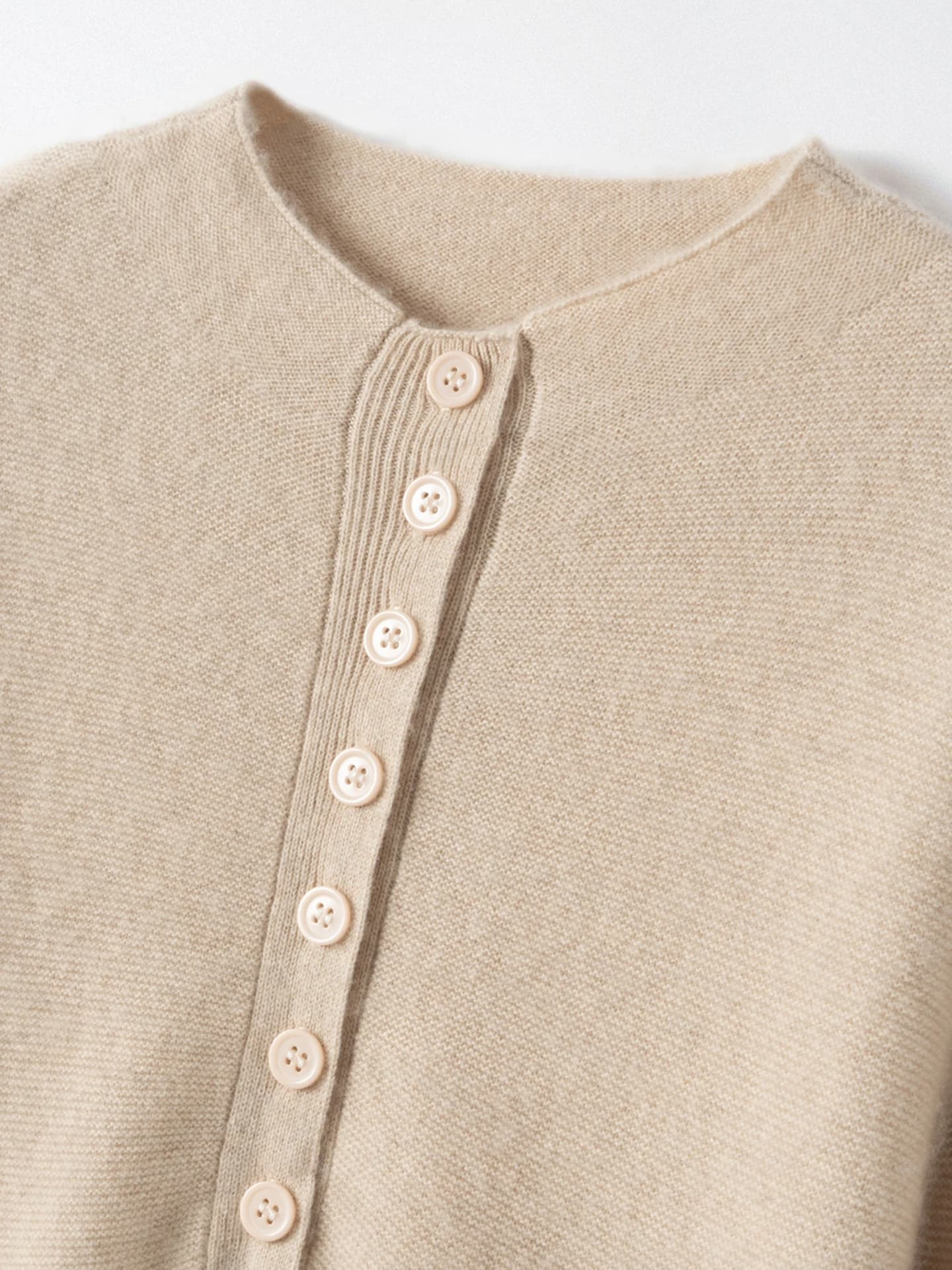 12-Gauge Half-Placket Buttoned · DETAIL