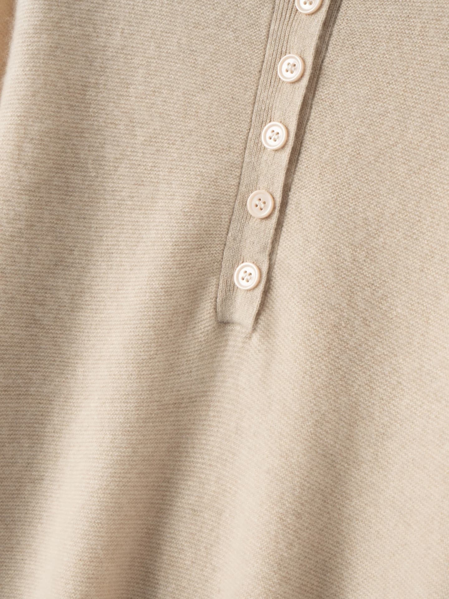 12-Gauge Half-Placket Buttoned · DETAIL