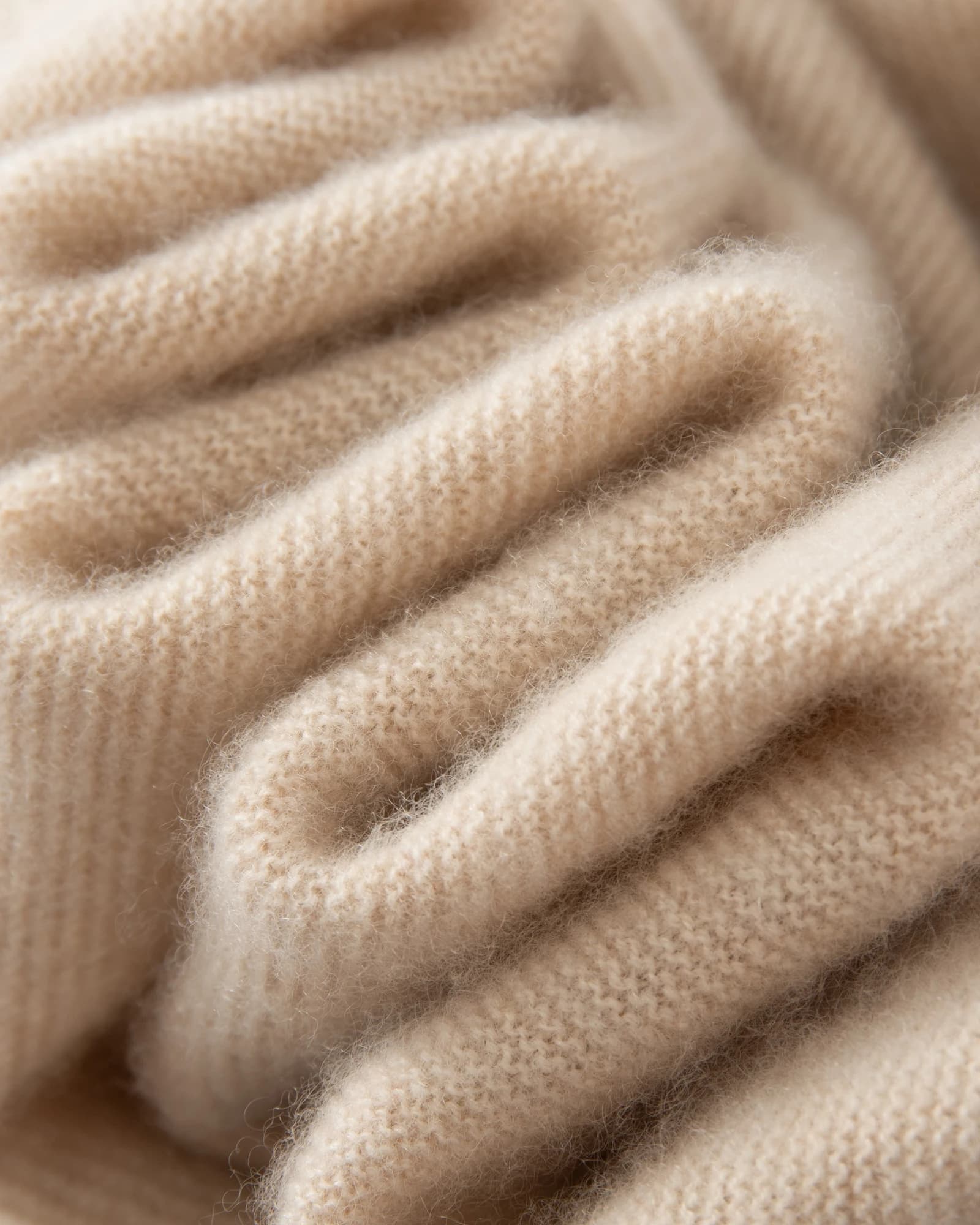 12-Gauge Half-Placket Buttoned · DETAIL