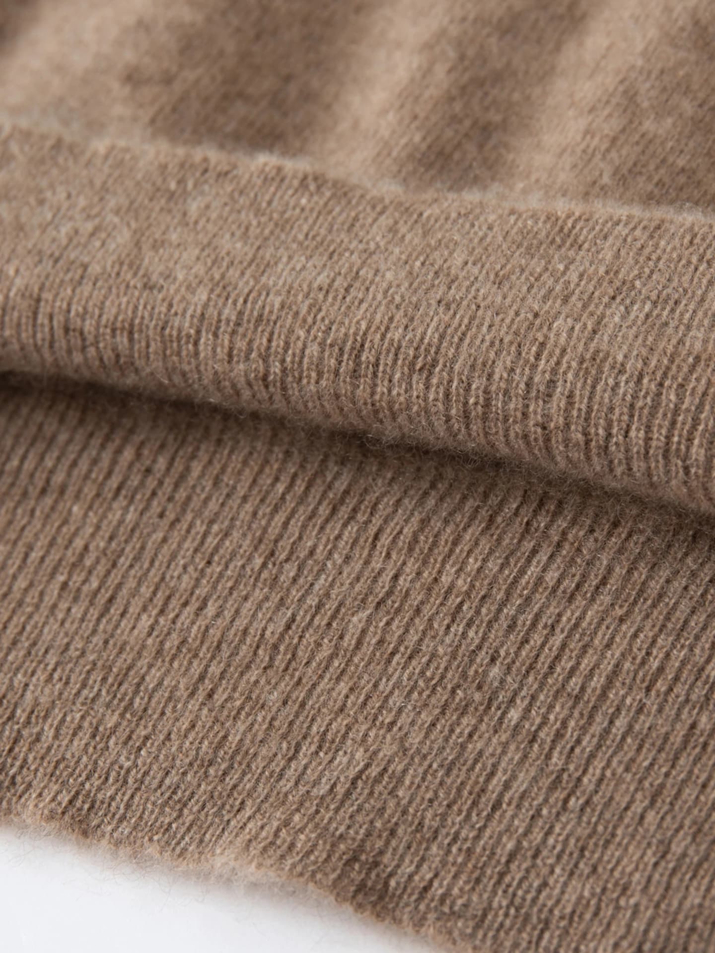12-Gauge Turtleneck Exposed-Seam Seam-Detail · DETAIL