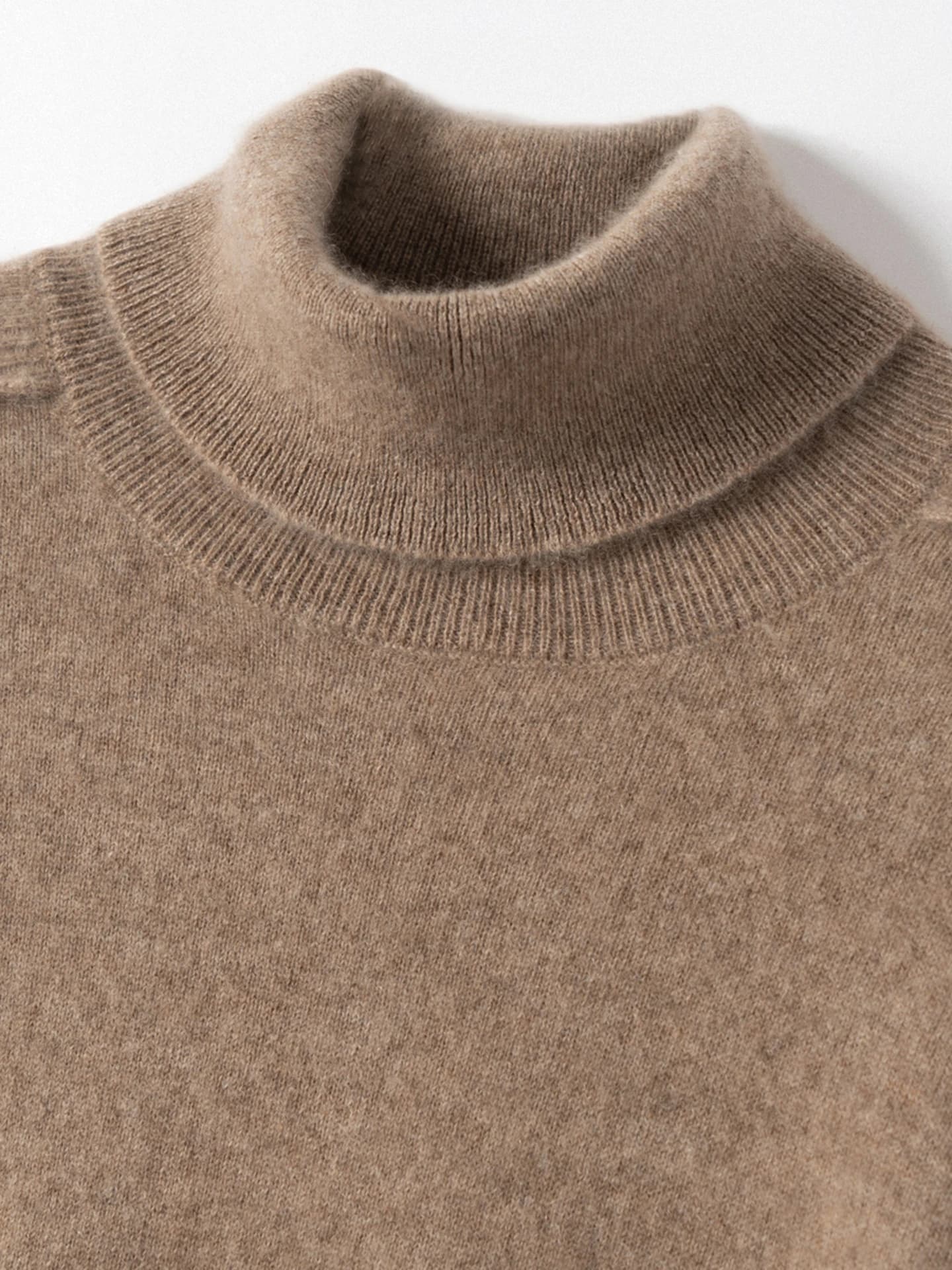 12-Gauge Turtleneck Exposed-Seam Seam-Detail · DETAIL