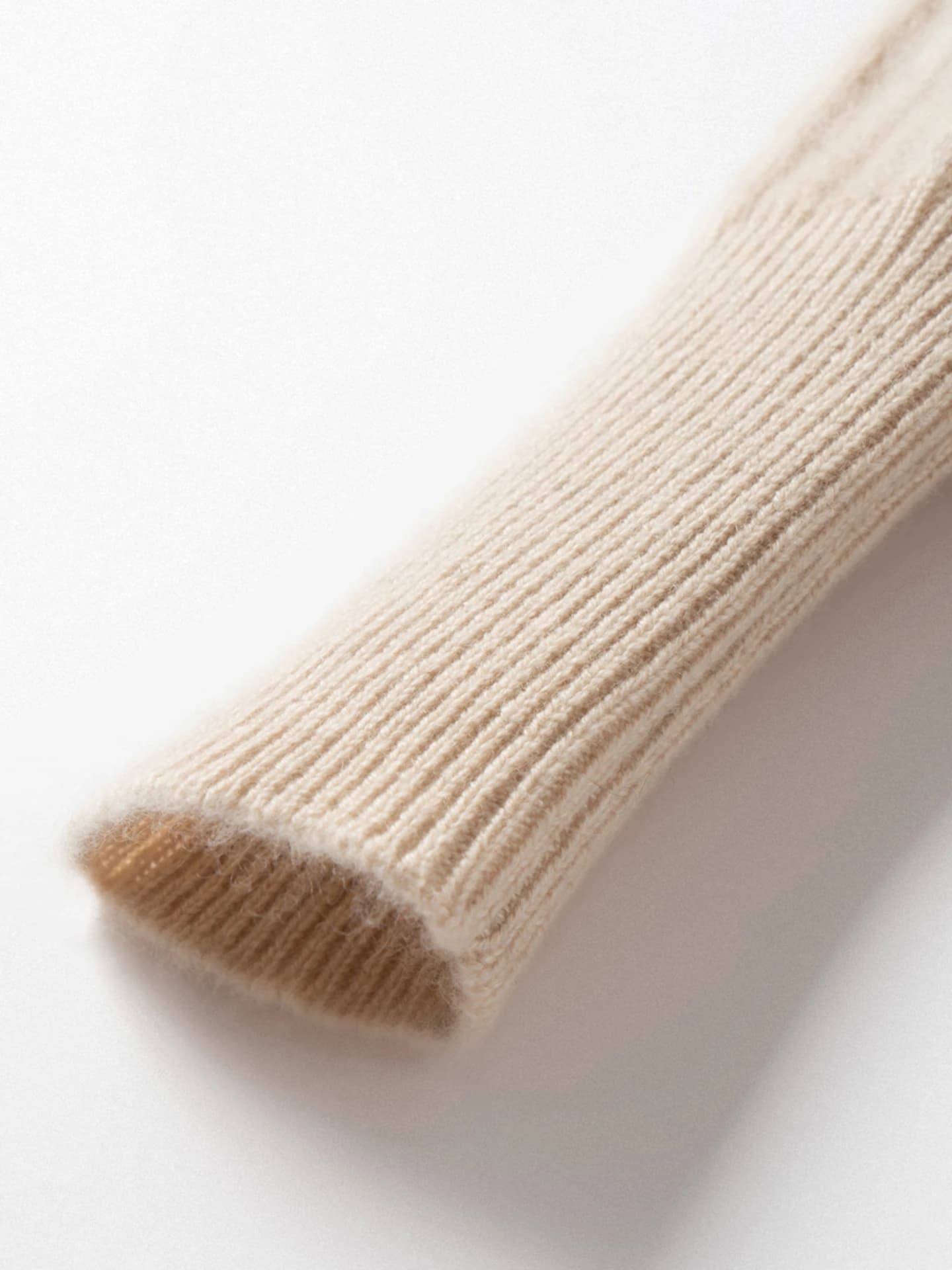 7-Gauge Cardigan Cable-Knit · DETAIL